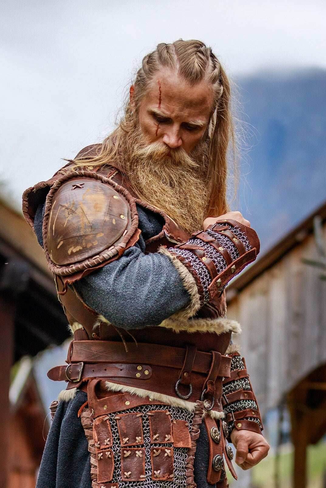 Warlord leather bracers with сhainmail - brown (as pictured)