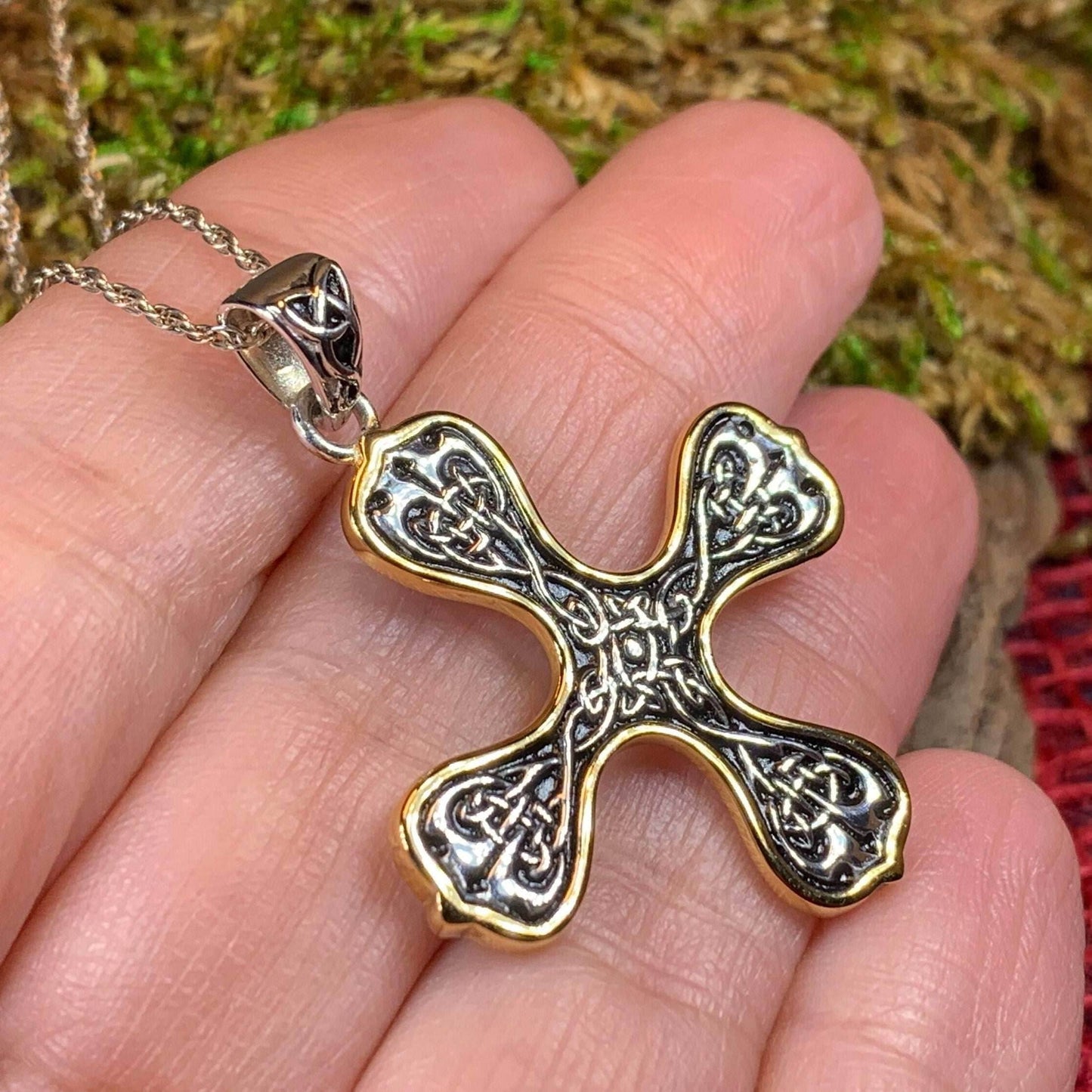 Alfred Celtic Cross Necklace - 18