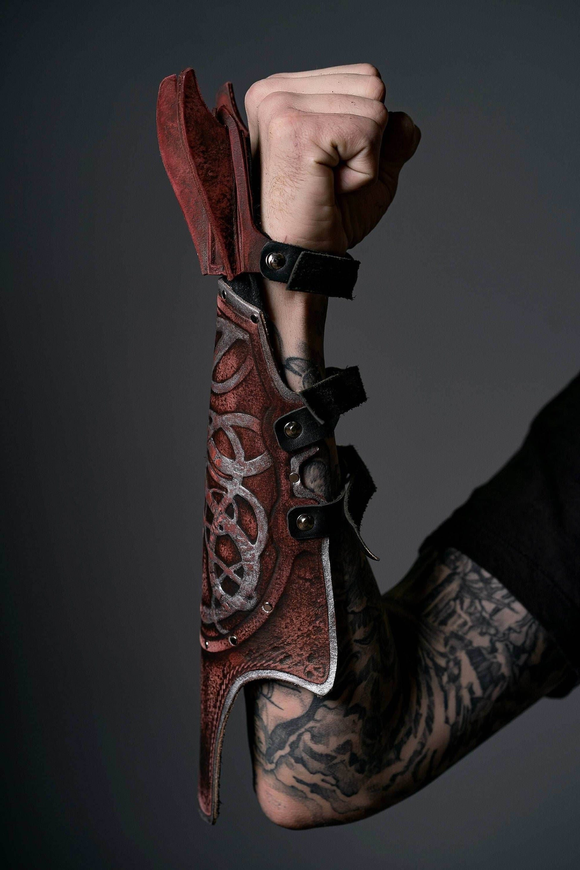 Kratos bracers with claws (God of War) - One left bracer
