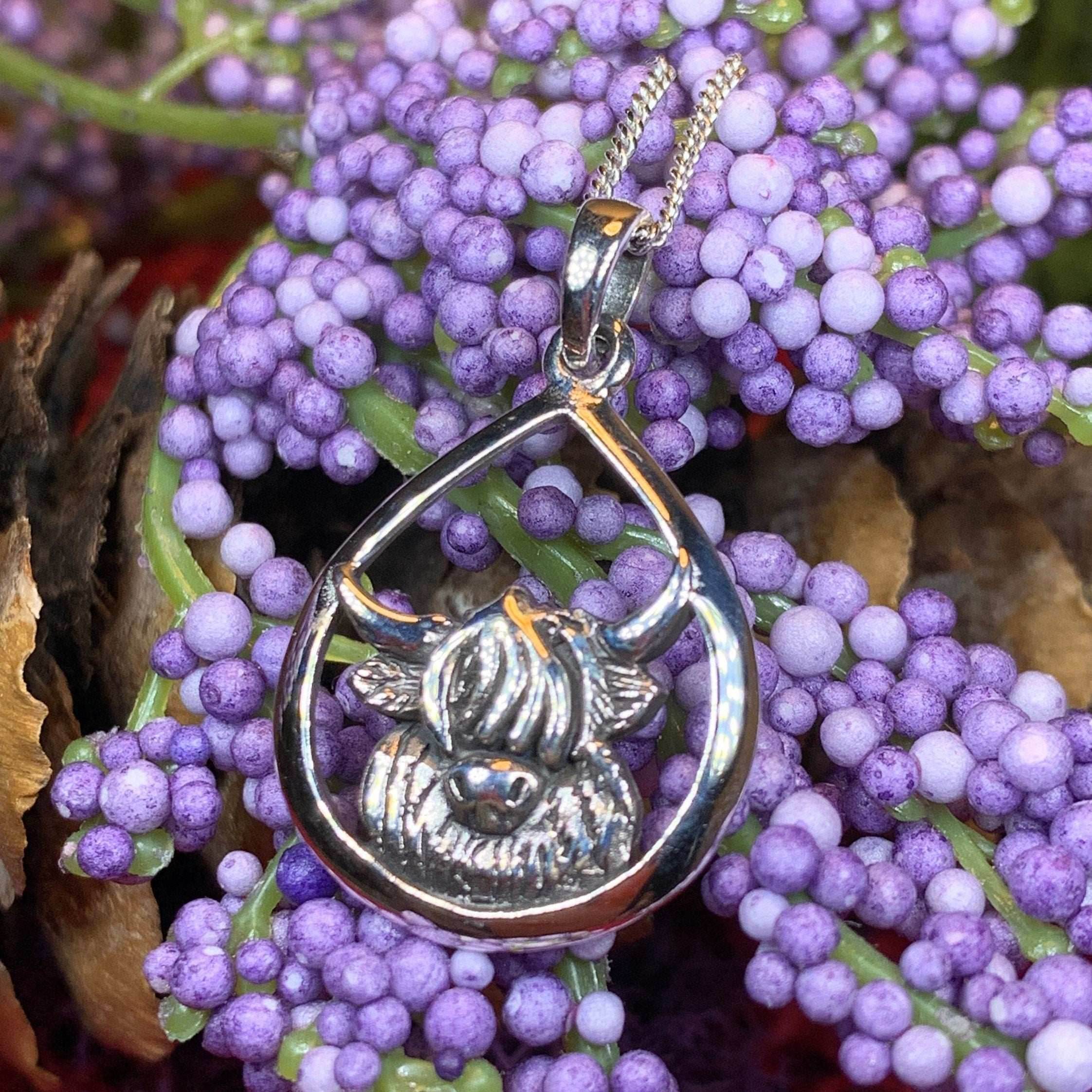 Highland Cow Necklace - 18