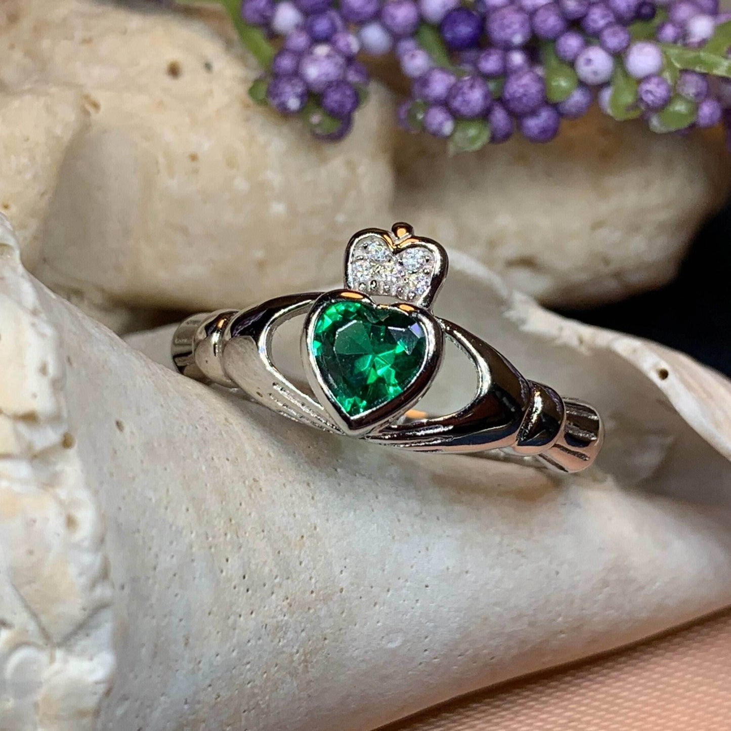 Emerald Meadow Claddagh Ring - 4