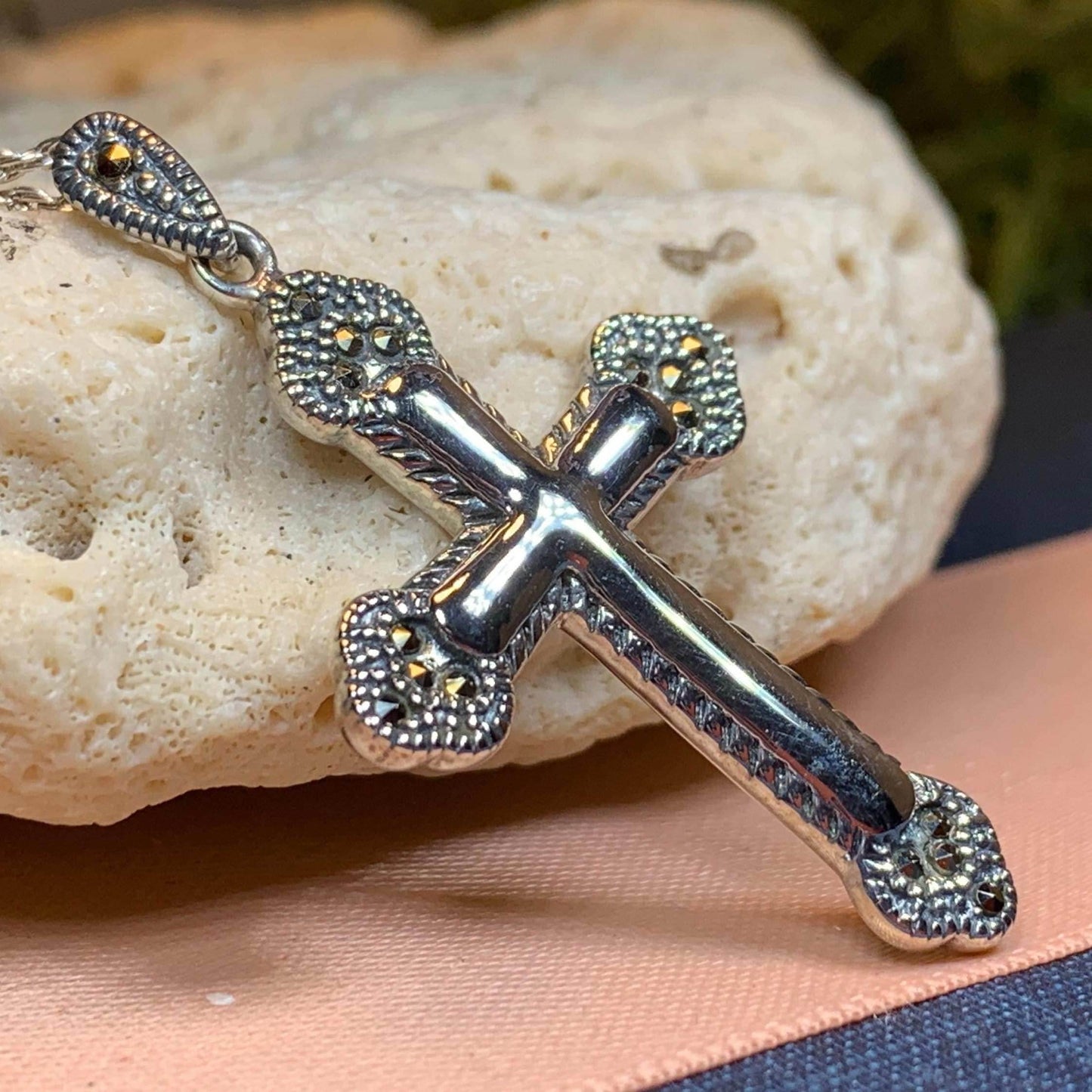 Serenity Celtic Cross Necklace - 18