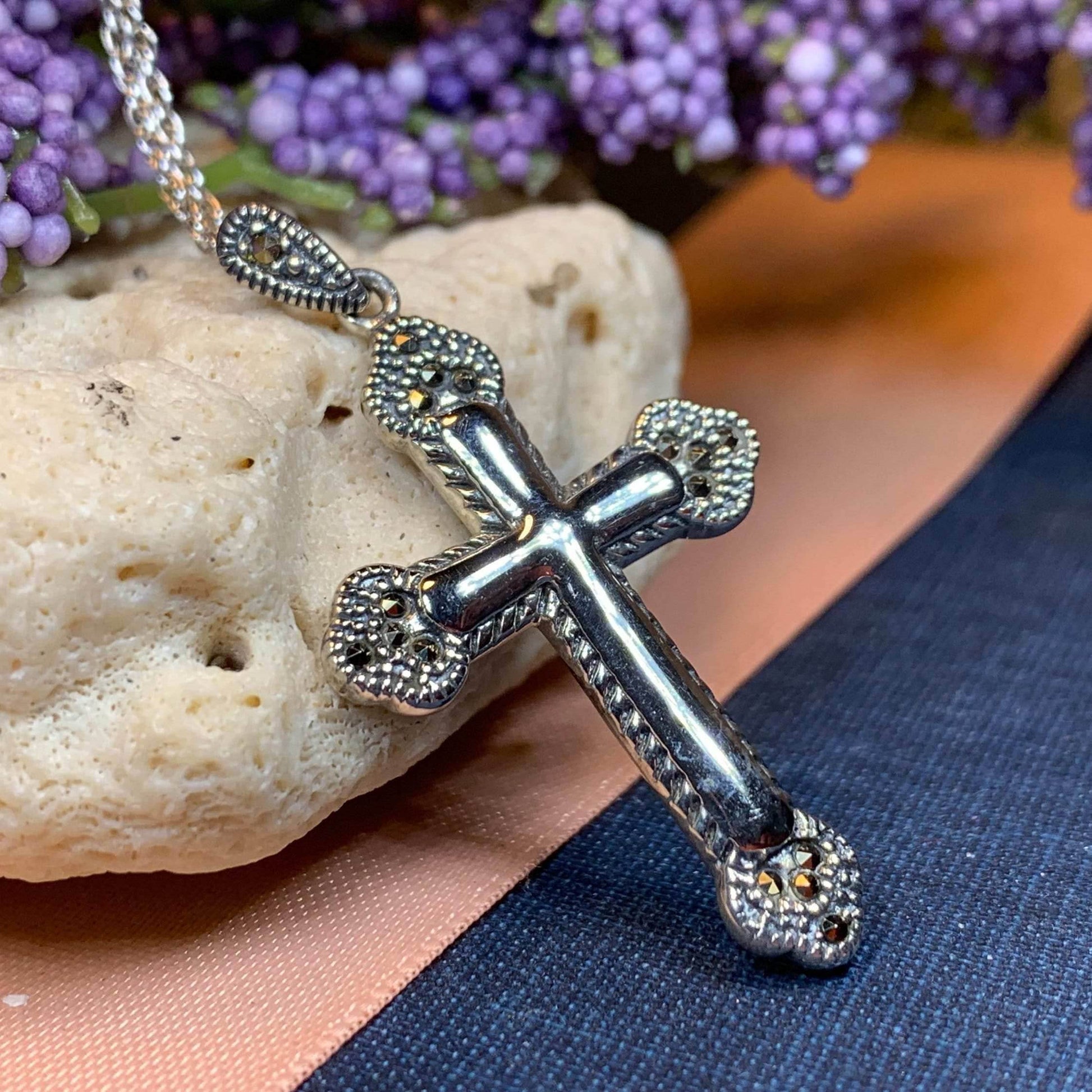 Serenity Celtic Cross Necklace - 18