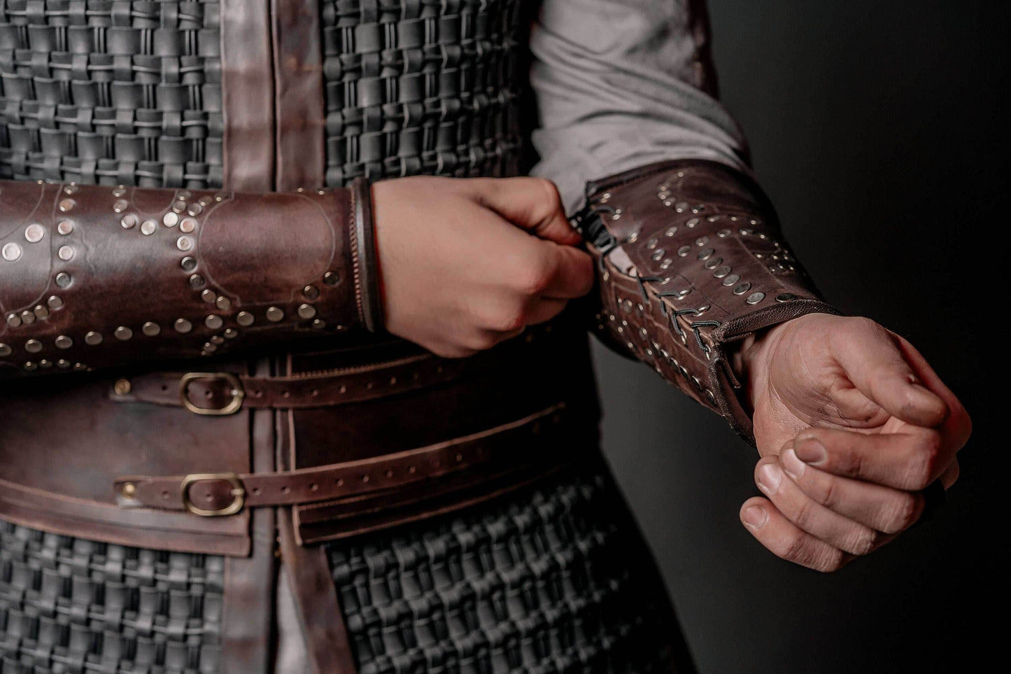 Uhtred leather bracers (Last Kingdom) - brown (as pictured) / For two hands