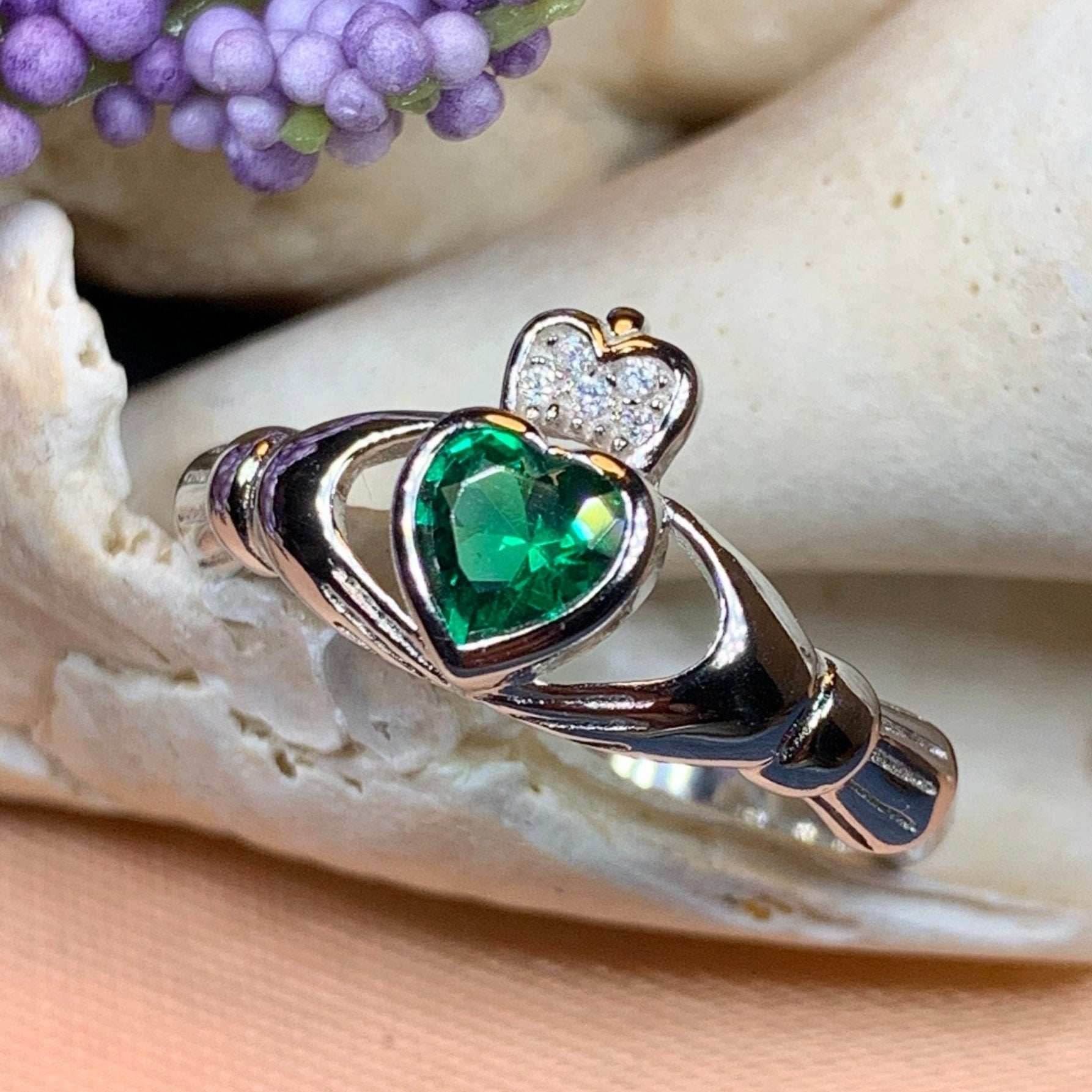 Emerald Meadow Claddagh Ring - 4