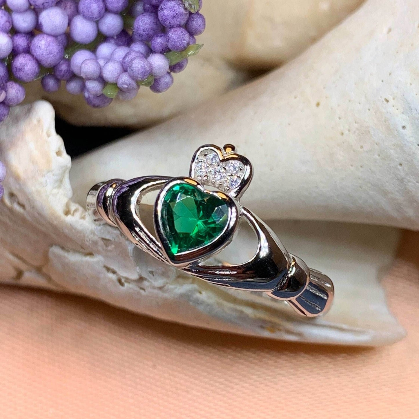 Emerald Meadow Claddagh Ring - 4