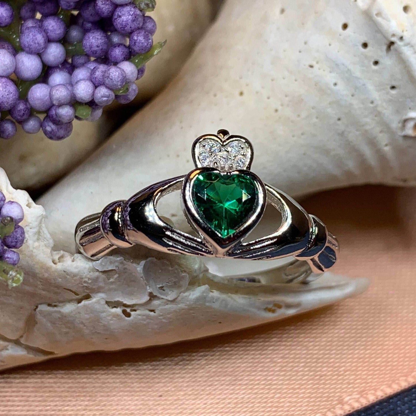 Emerald Meadow Claddagh Ring - 4