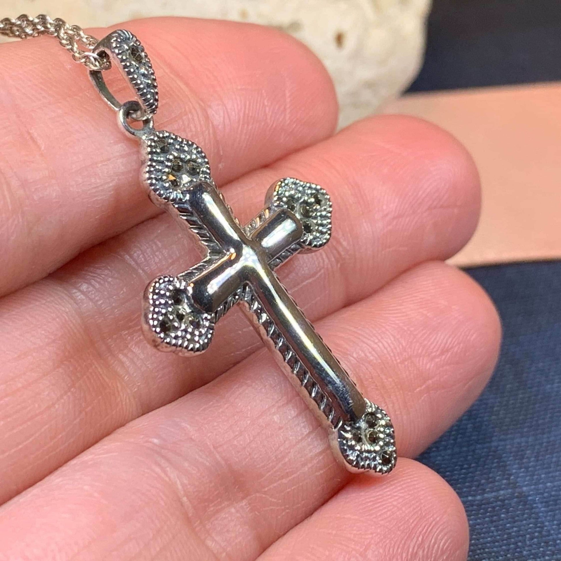 Serenity Celtic Cross Necklace - 18