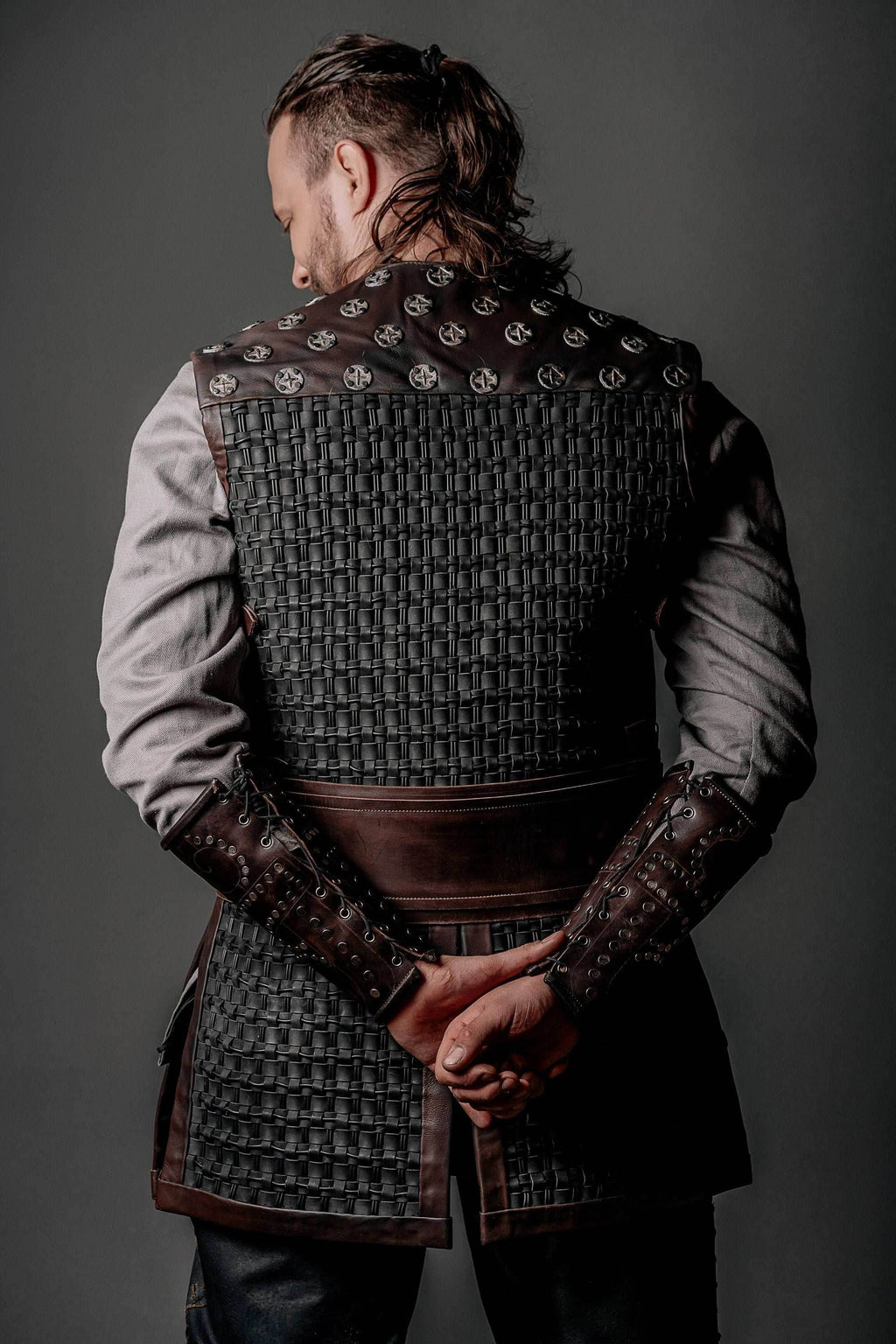 Uhtred leather bracers (Last Kingdom) - brown (as pictured) / For two hands