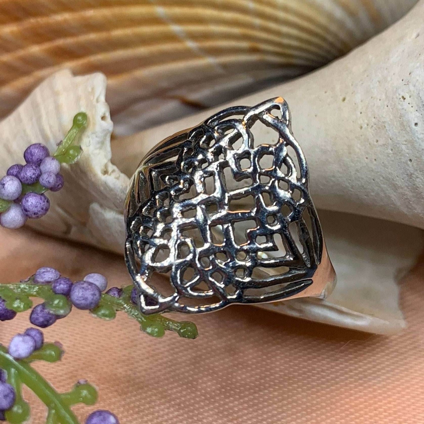 Corriander Celtic Knot Ring - 8