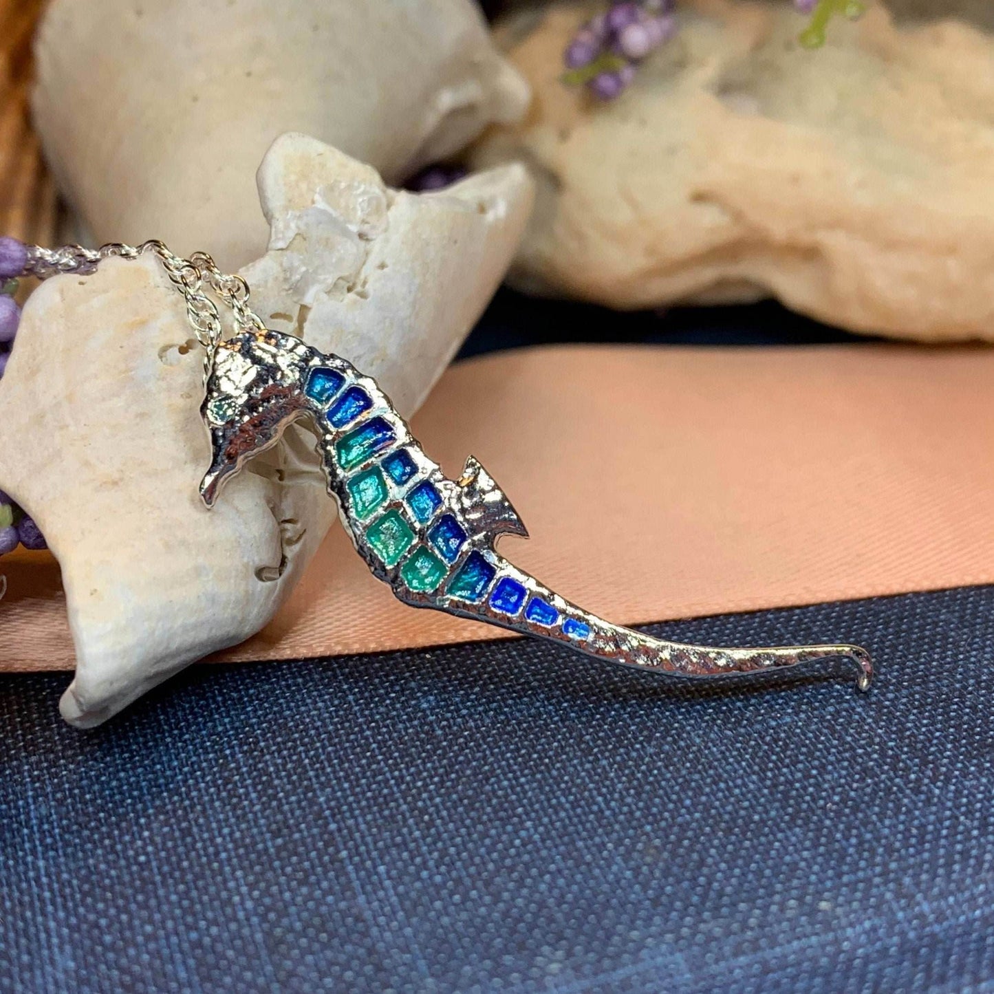 Summerleaze Seahorse Necklace - 18