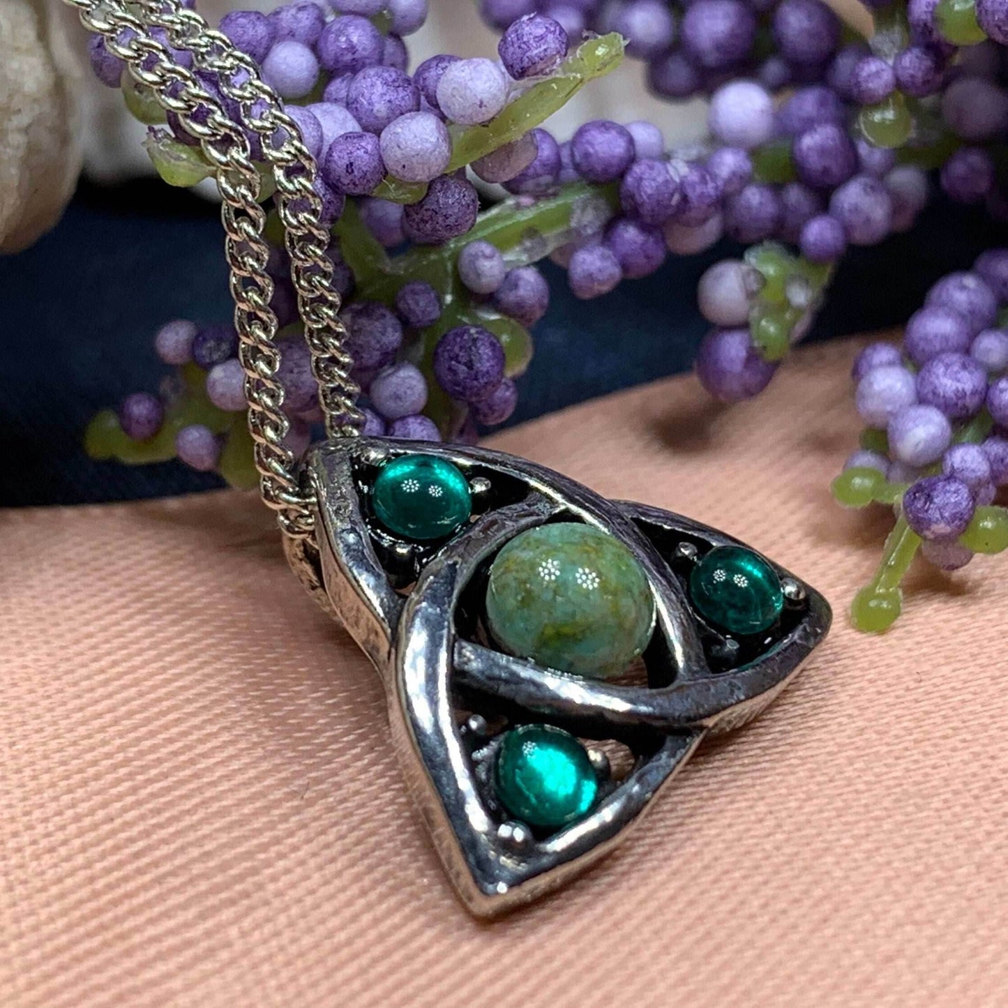 Elven Trinity Knot Necklace - Amethyst