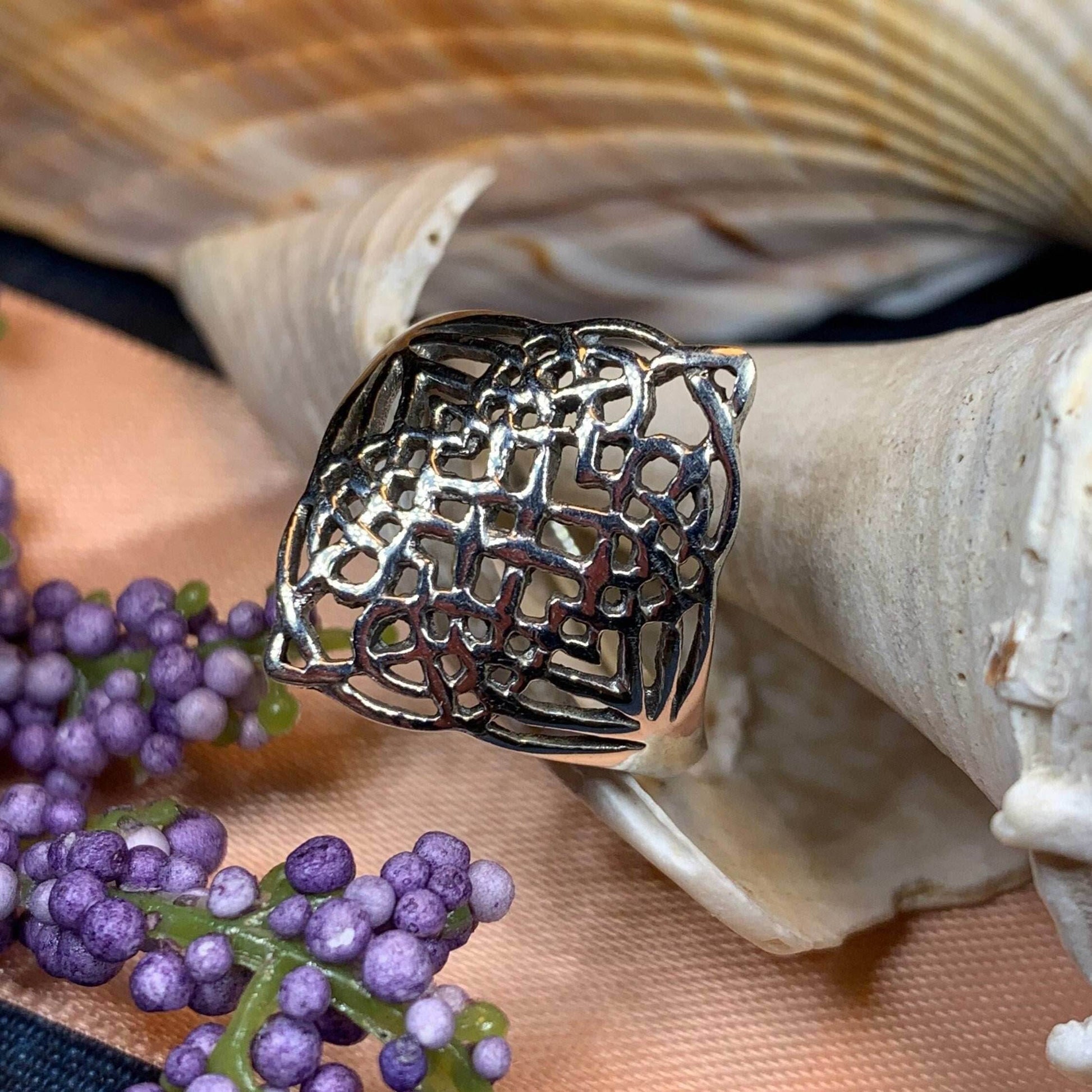 Corriander Celtic Knot Ring - 8