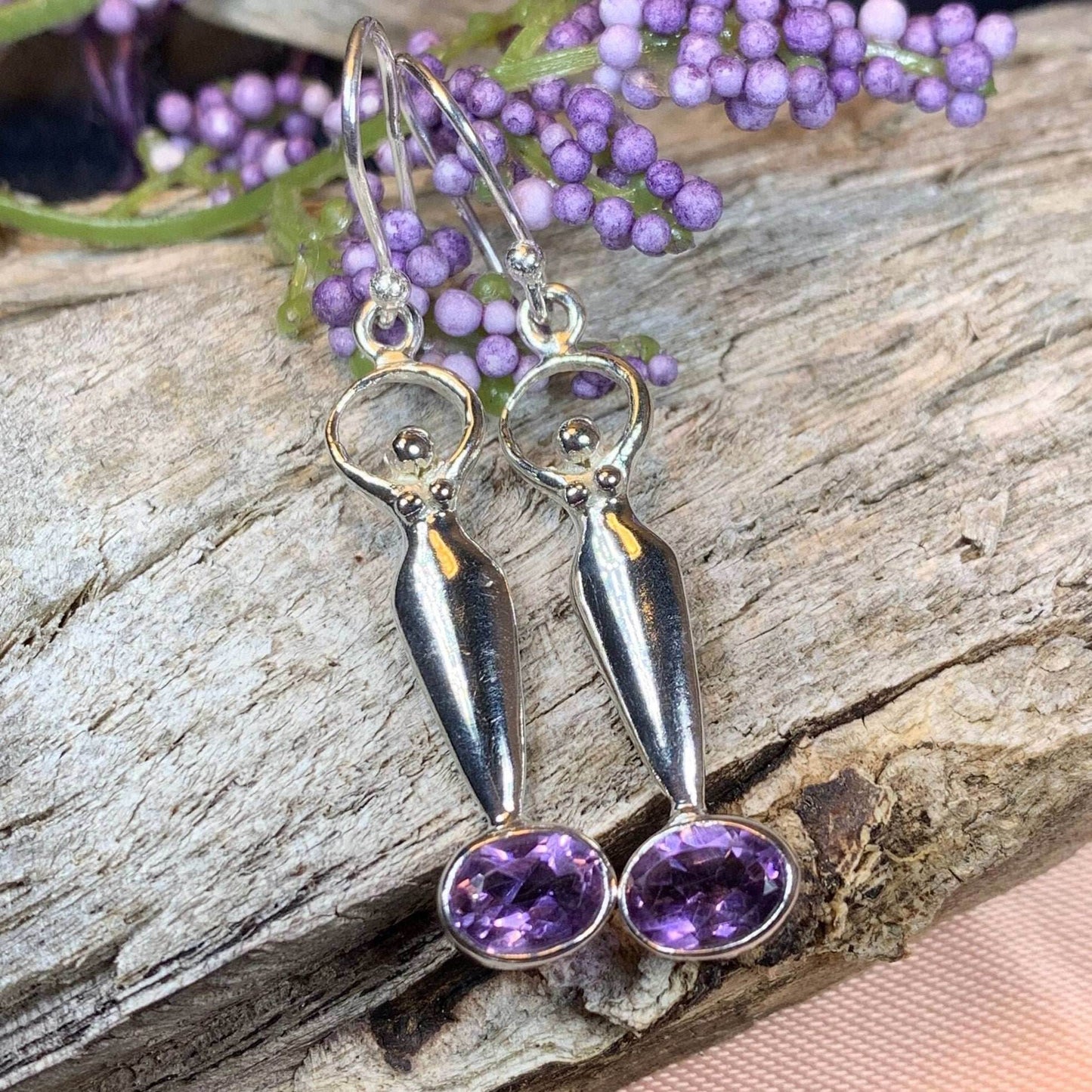 Sky Goddess Earrings - Amethyst Oval