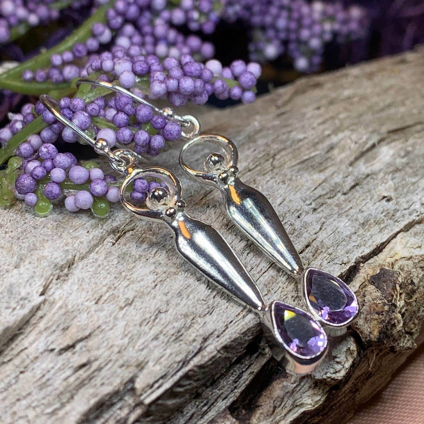 Sky Goddess Earrings - Amethyst Oval
