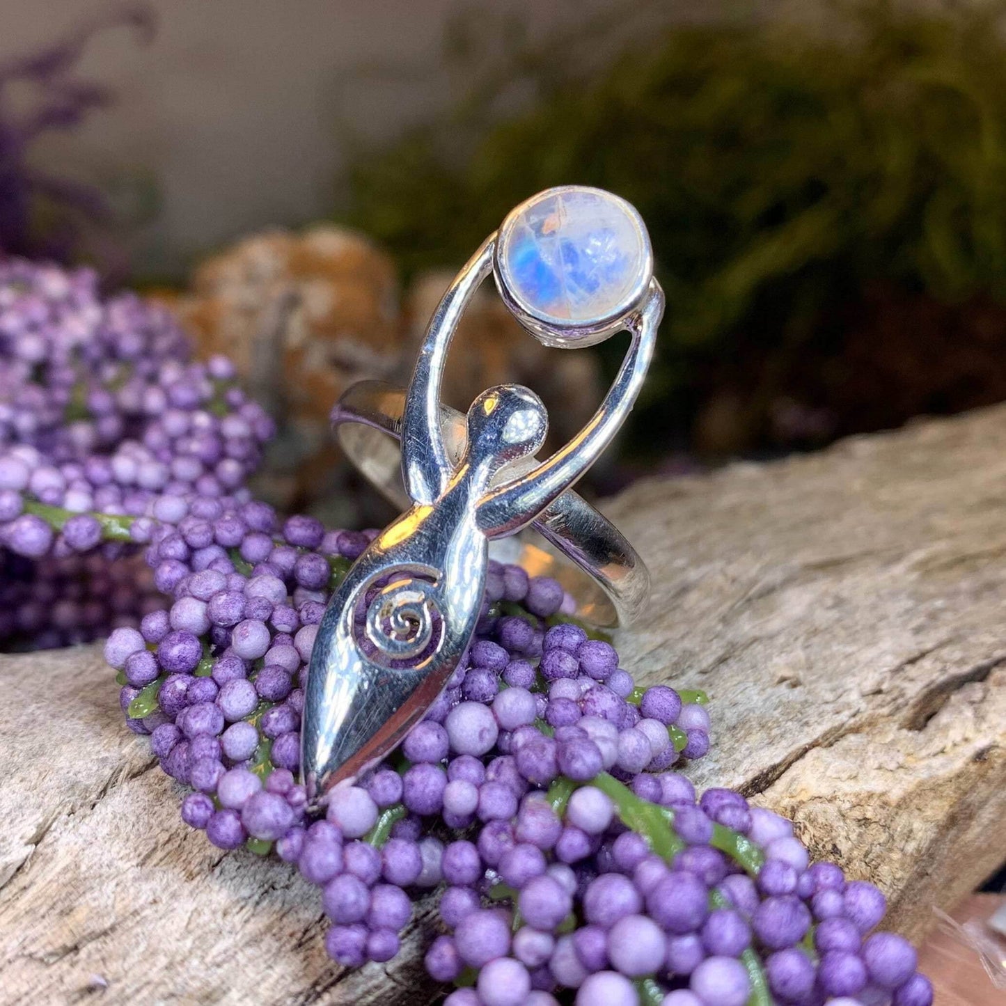 Celtic Danu Goddess Ring - 6 / Moonstone