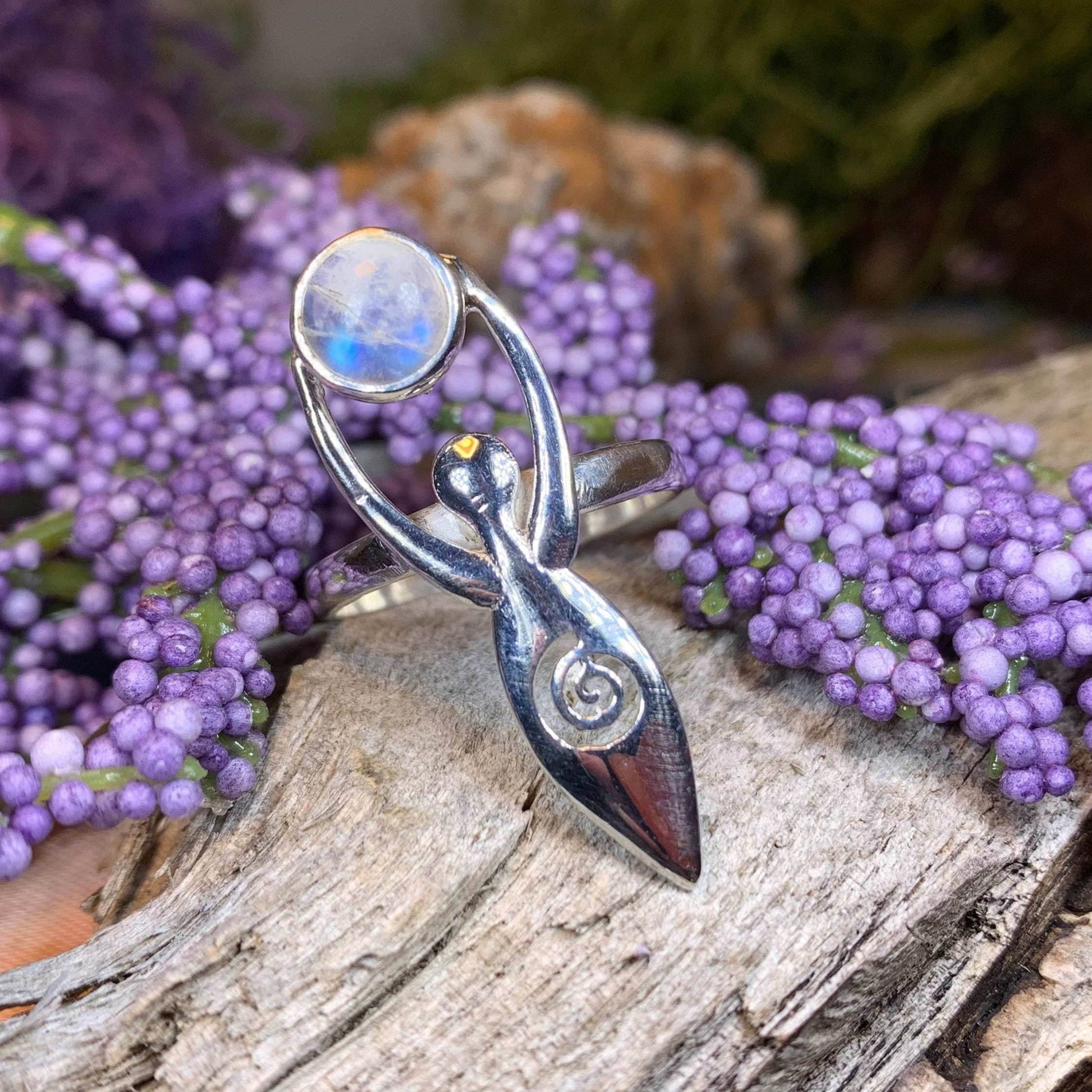 Celtic Danu Goddess Ring - 6 / Moonstone