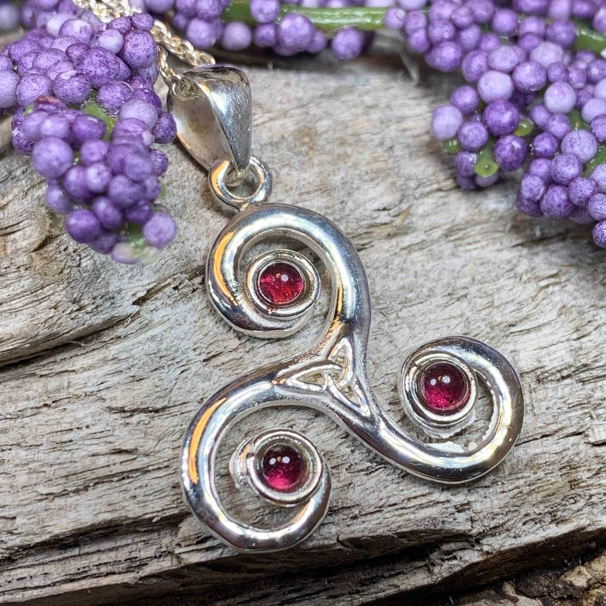 Jennie Celtic Spiral Necklace - 18 / Chalcedony