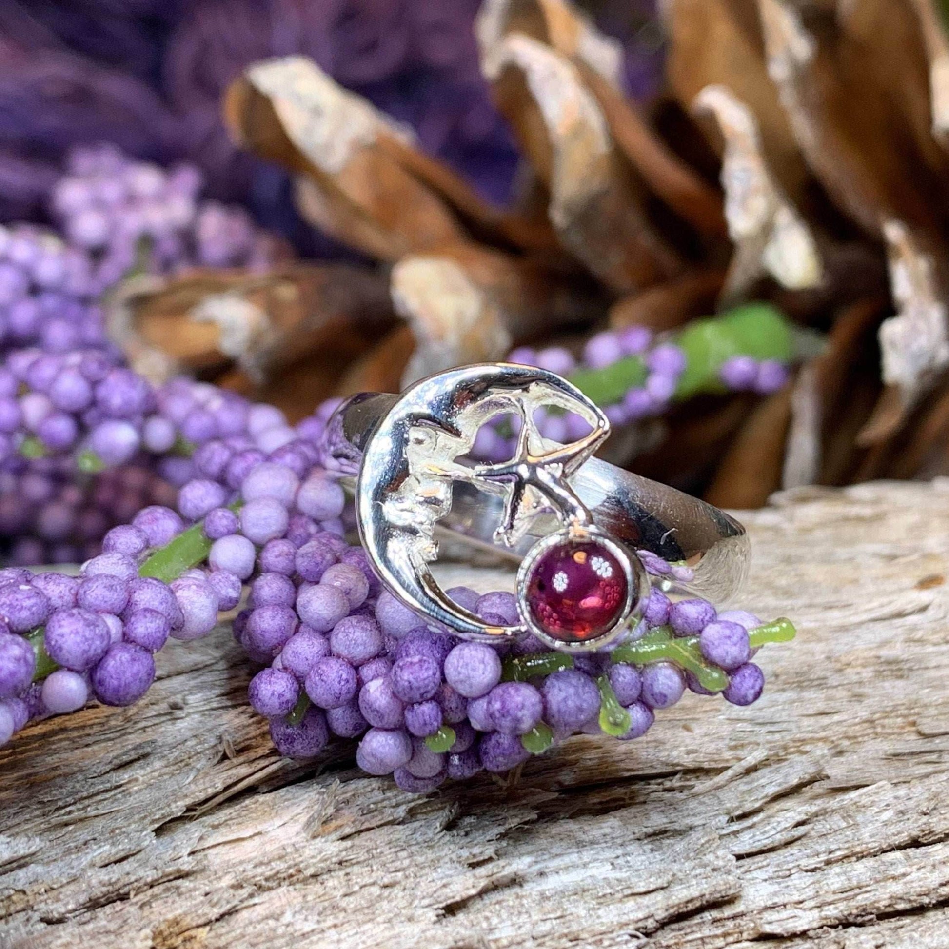 Sweet Dream Crescent Moon Ring - 7 / Amethyst