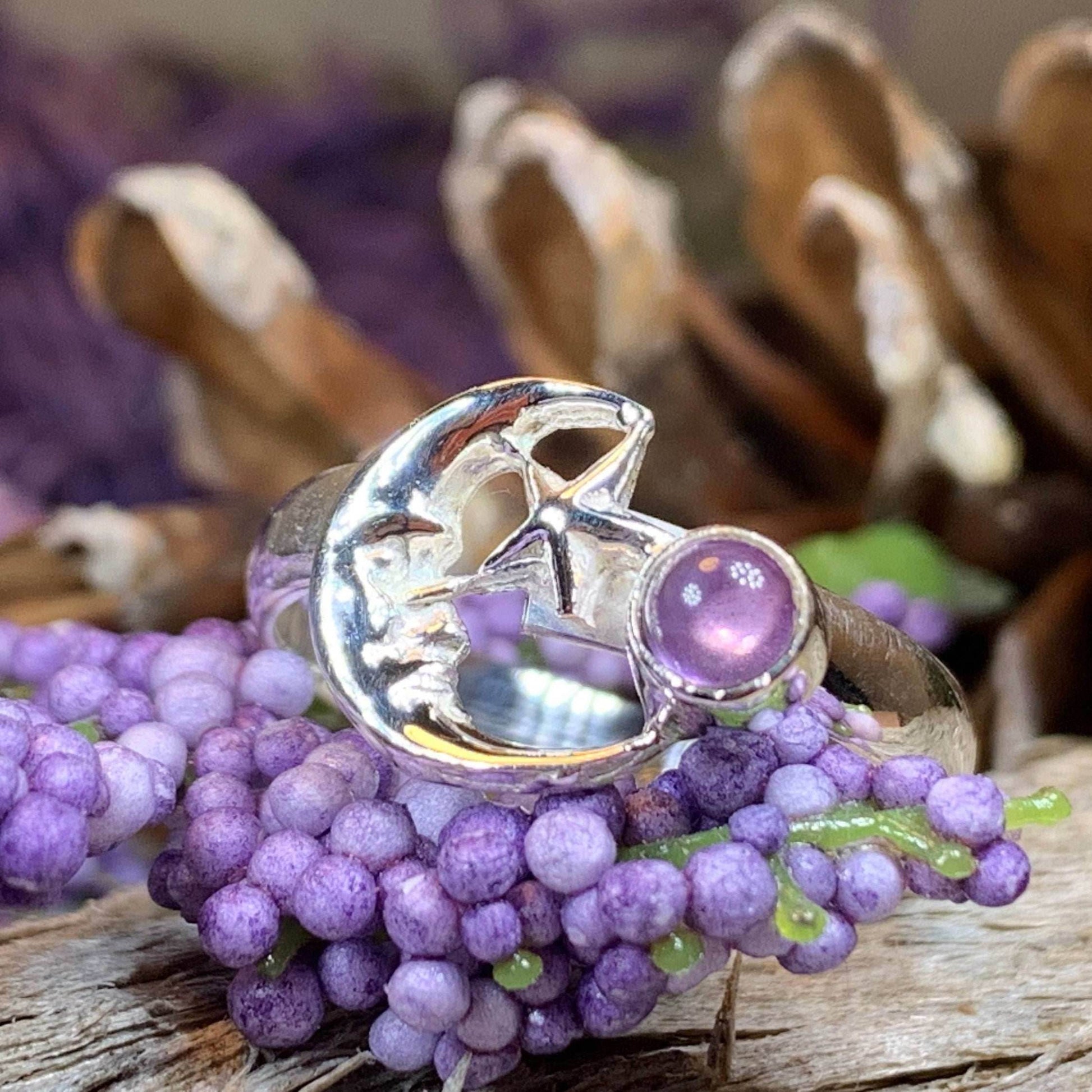 Sweet Dream Crescent Moon Ring - 7 / Amethyst