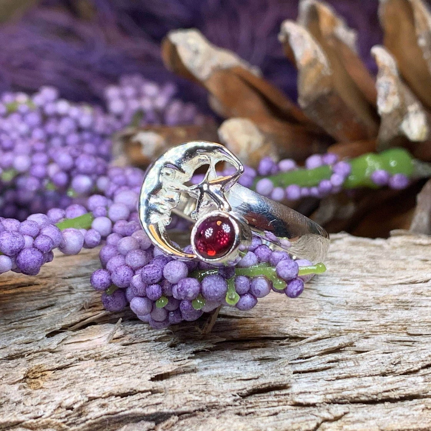 Sweet Dream Crescent Moon Ring - 7 / Amethyst