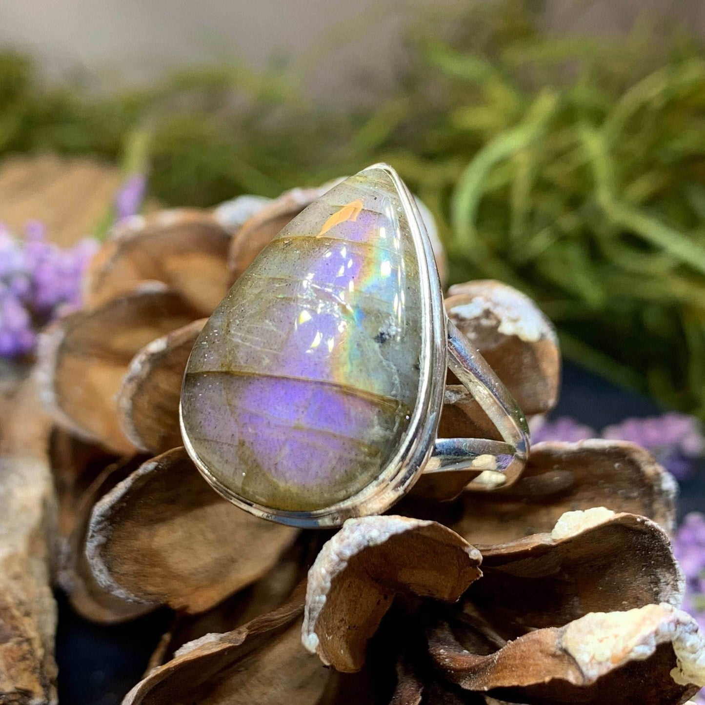 Moonwind Magic Ring - 6 / Teardrop