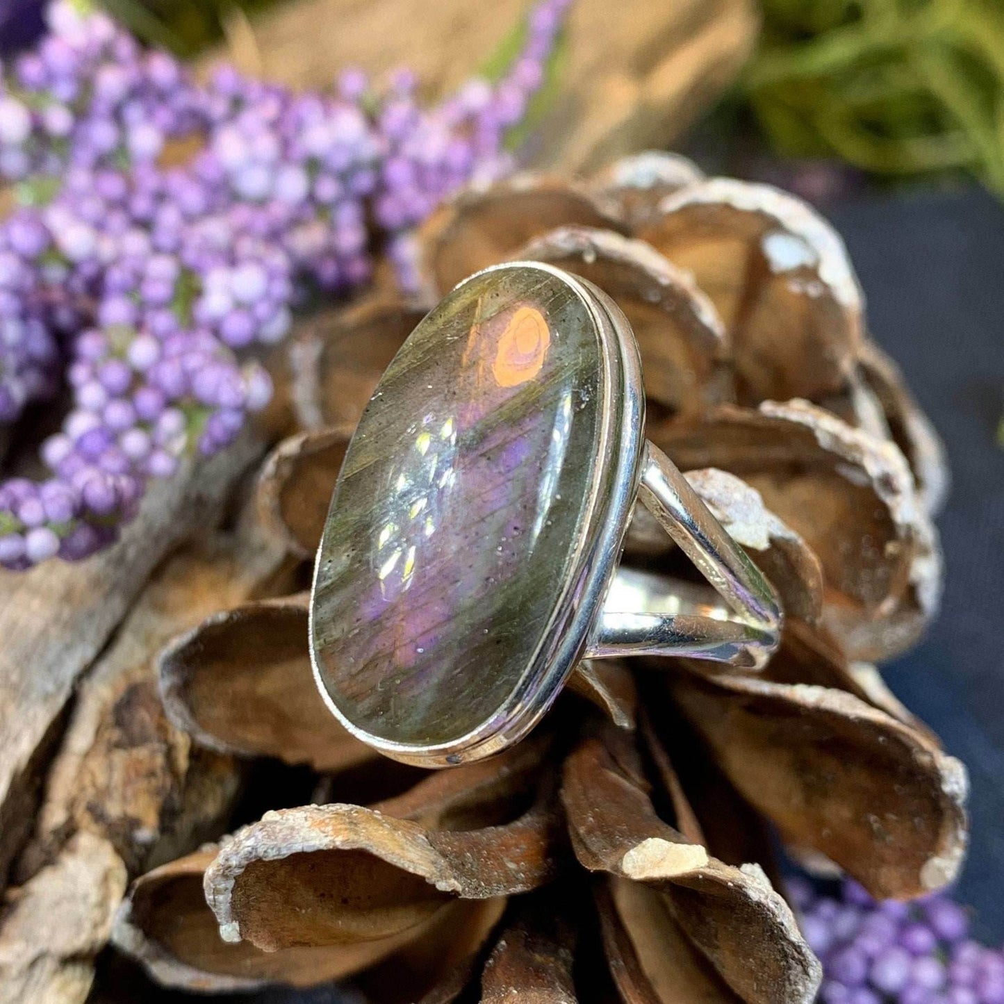 Moonwind Magic Ring - 6 / Oval