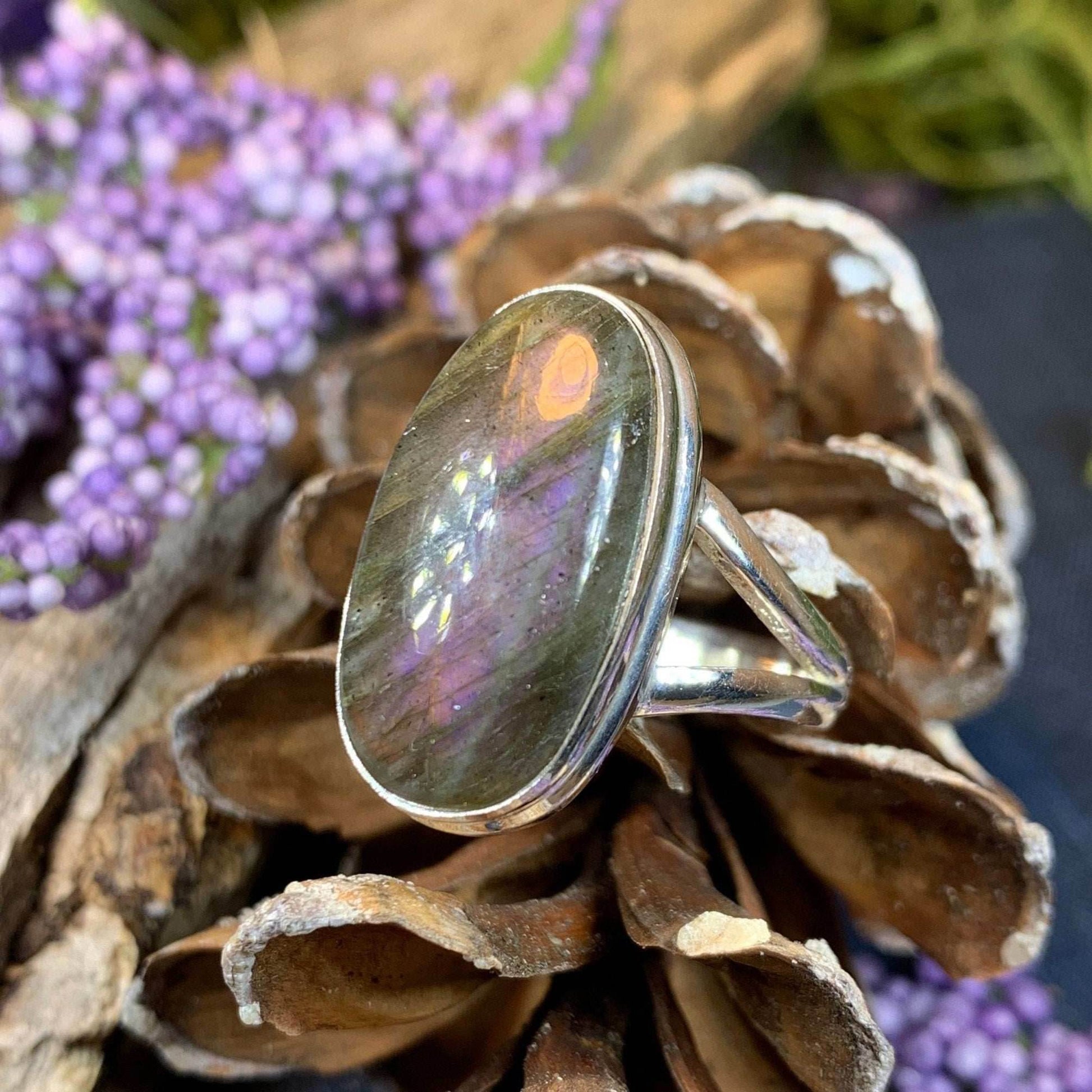 Moonwind Magic Ring - 6 / Oval