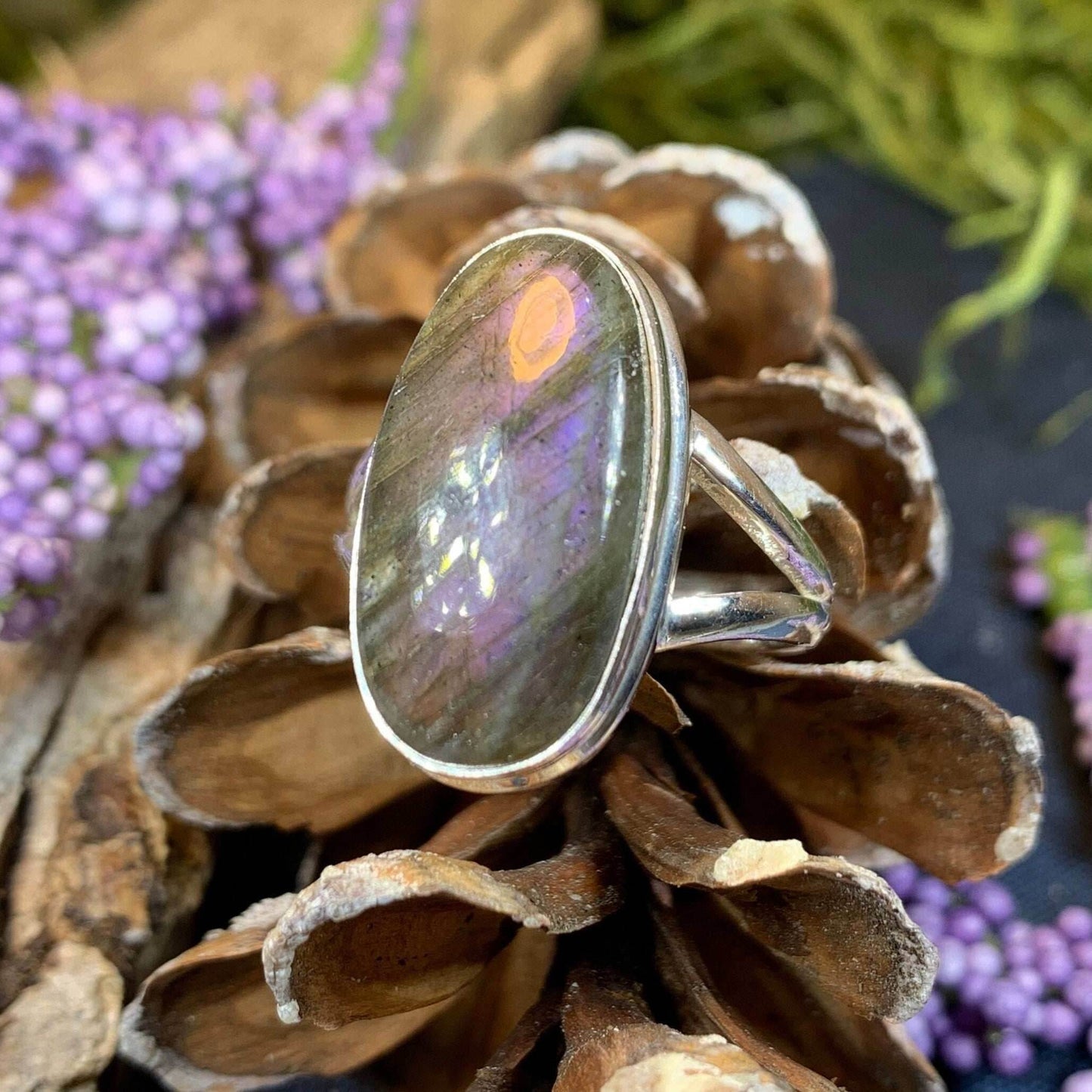Moonwind Magic Ring - 6 / Oval