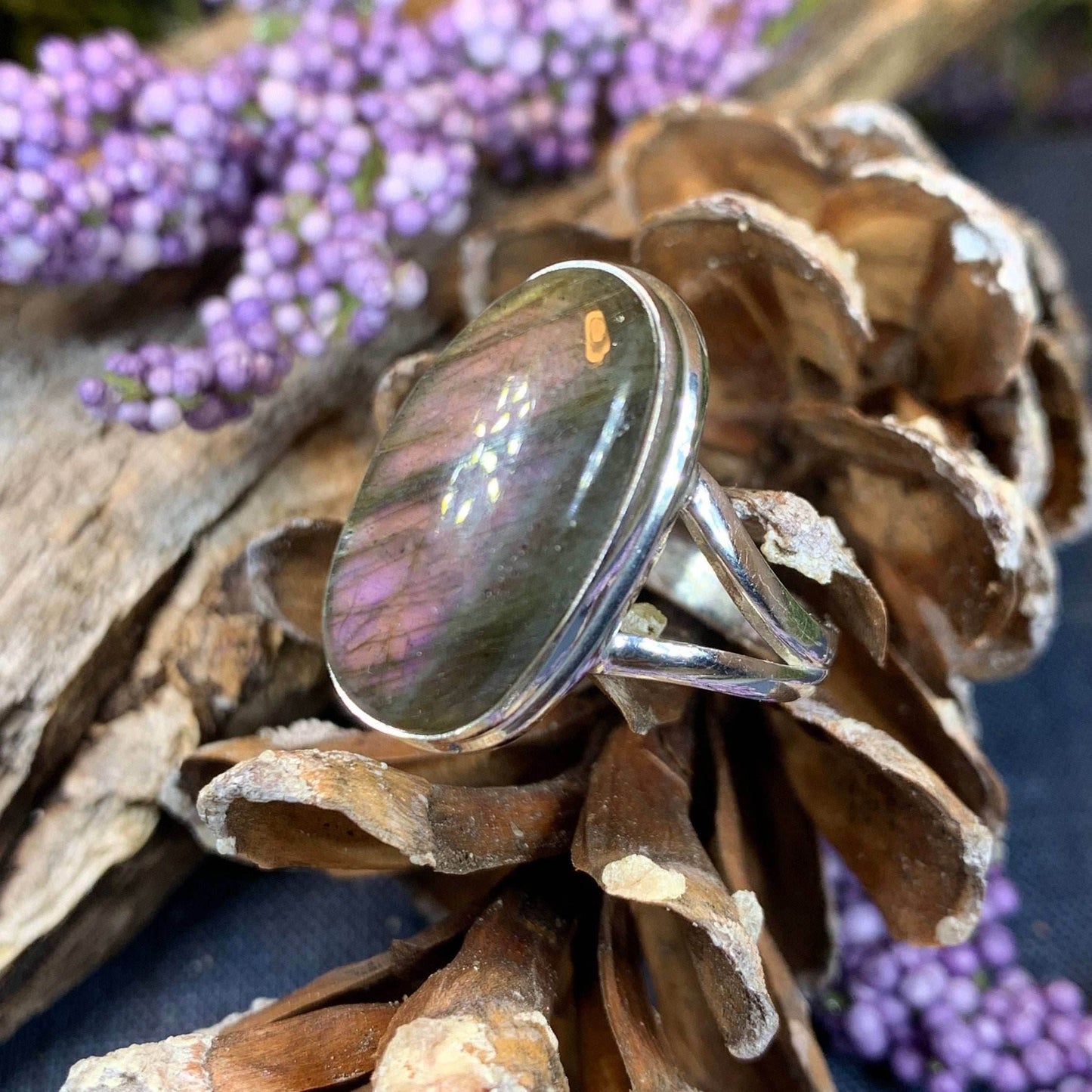 Moonwind Magic Ring - 6 / Oval