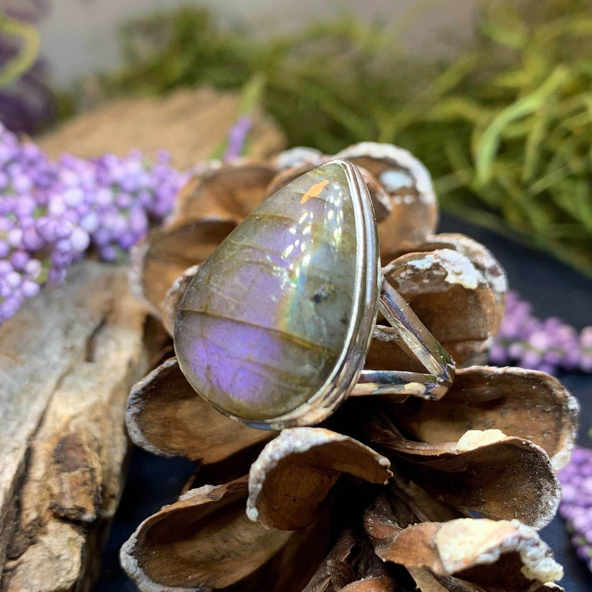 Moonwind Magic Ring - 6 / Oval