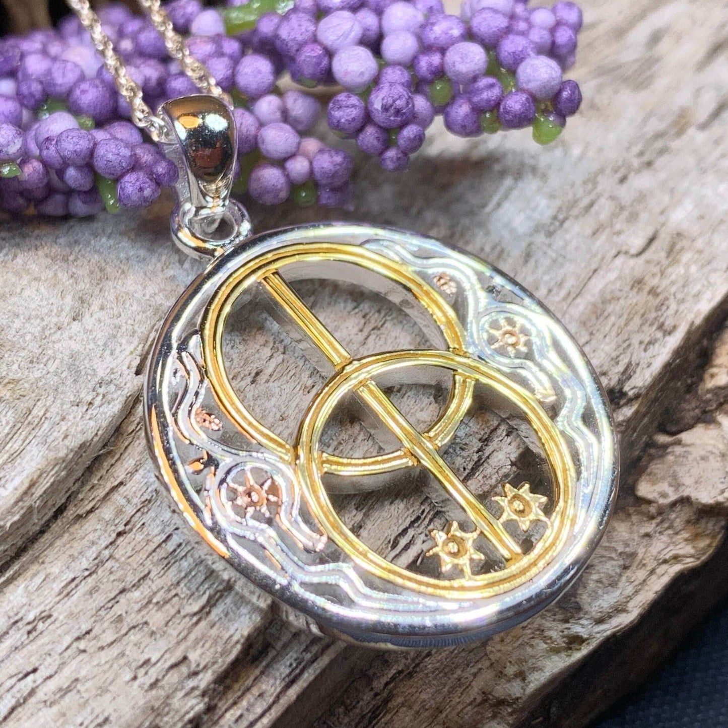 Reganne Chalice Well Necklace - 18