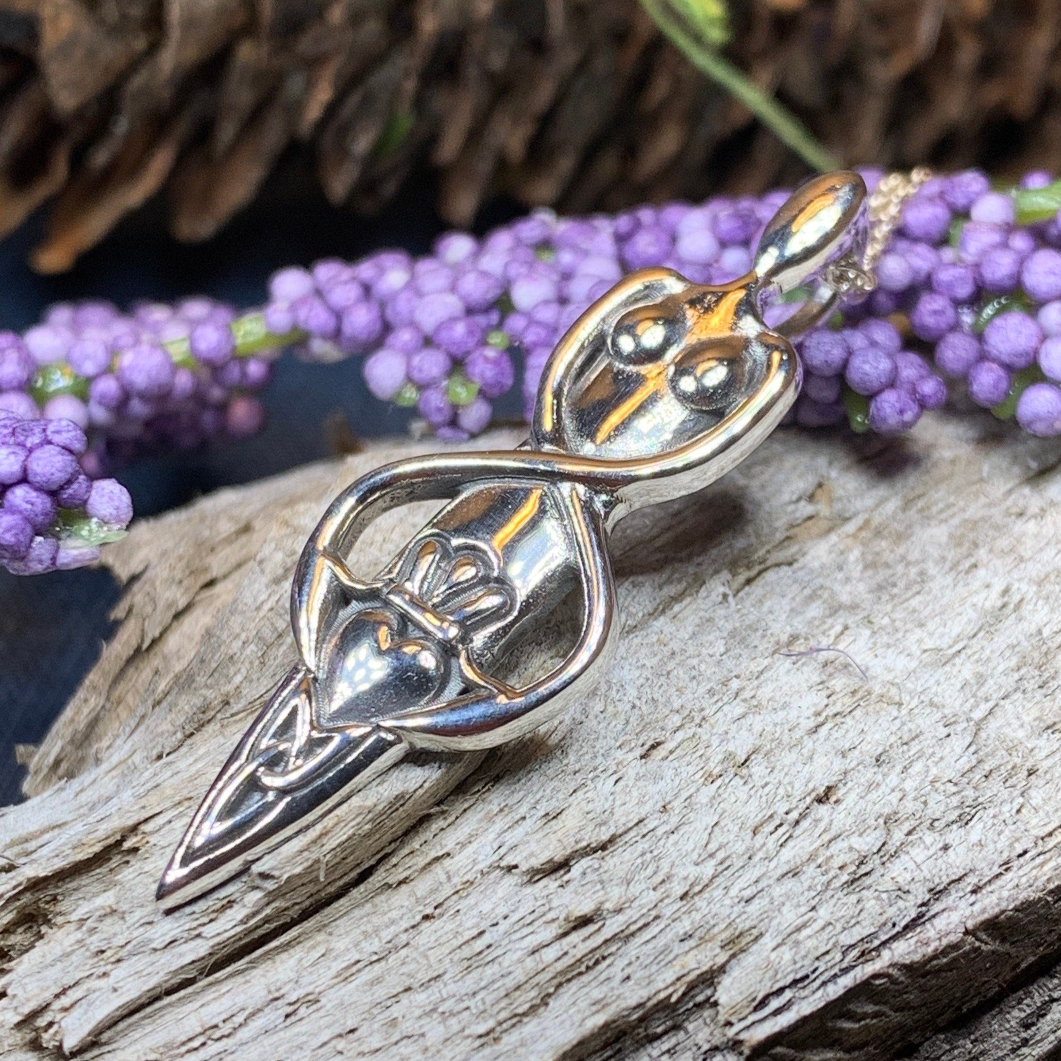 Danu Claddagh Necklace