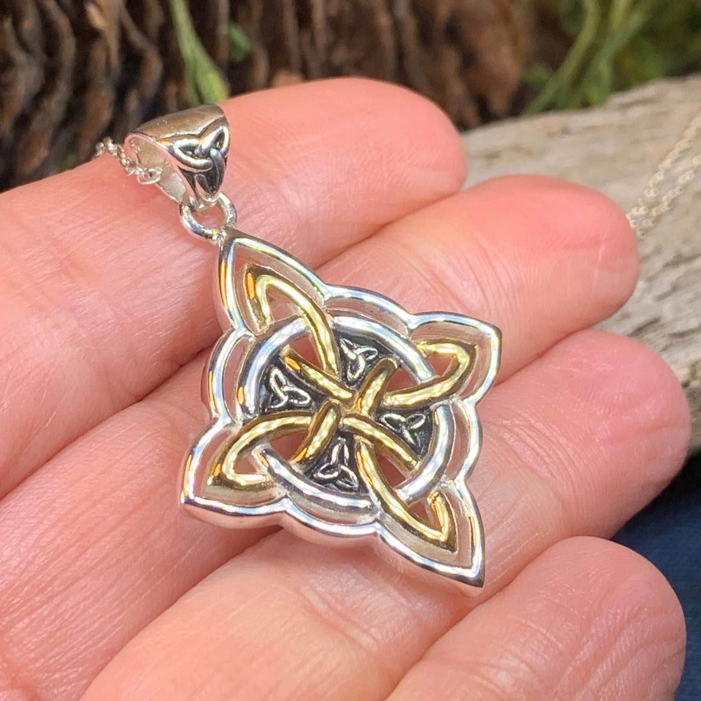 Classic Quaternary Knot Necklace - 18