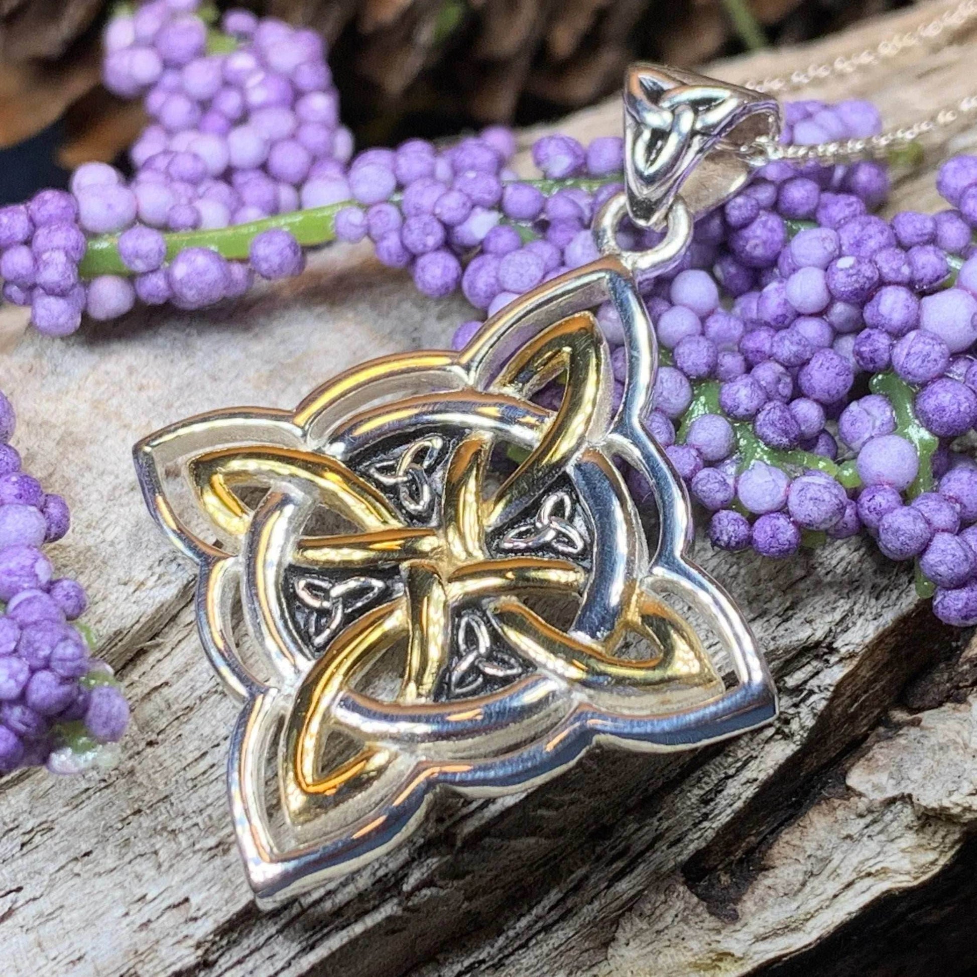 Classic Quaternary Knot Necklace - 18