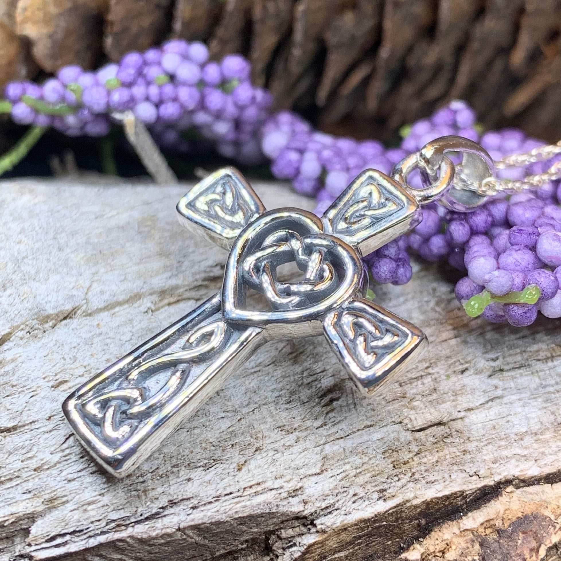 Noble Heart Celtic Cross Necklace - 18