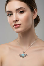 Nightdreamer Raven Necklace