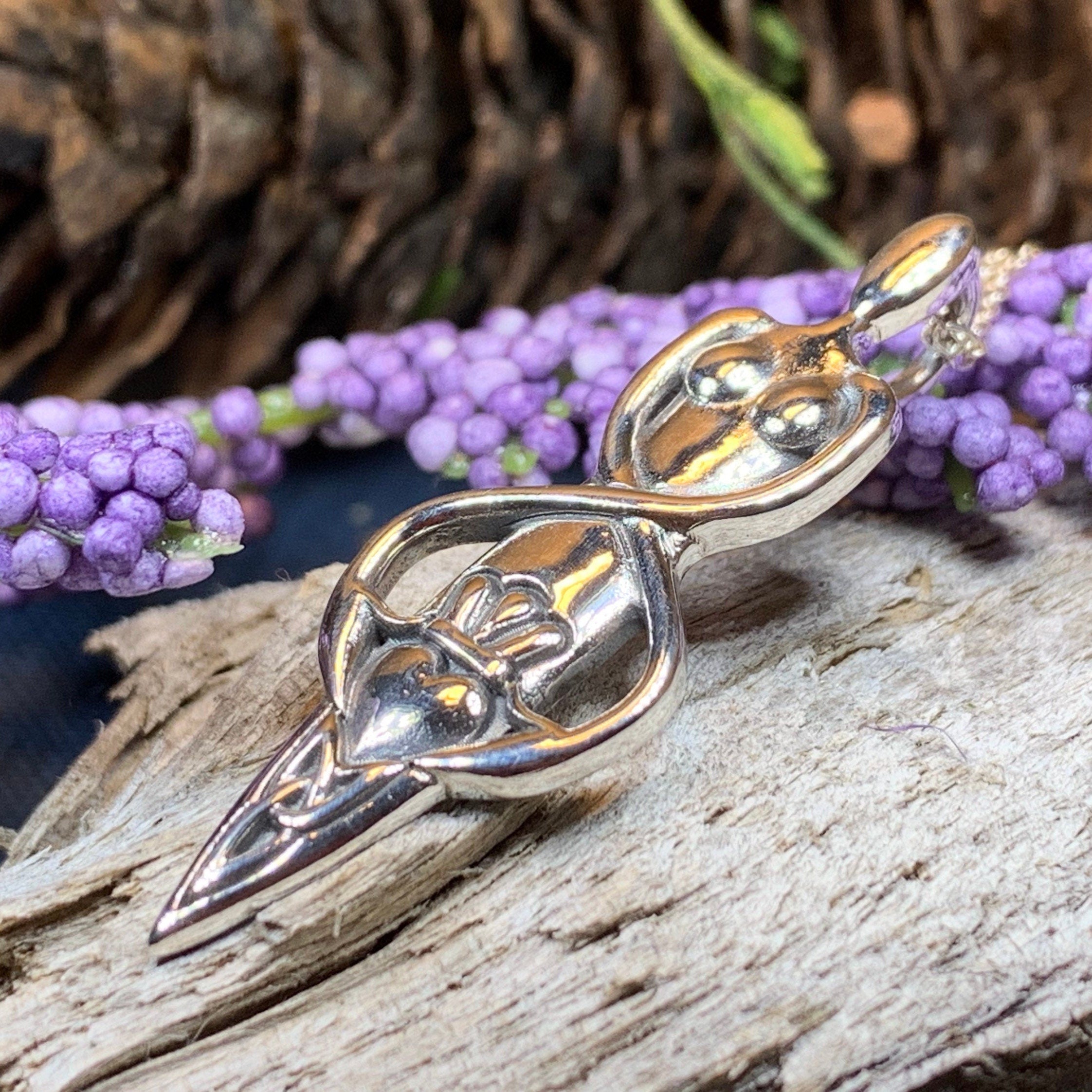 Danu Claddagh Necklace