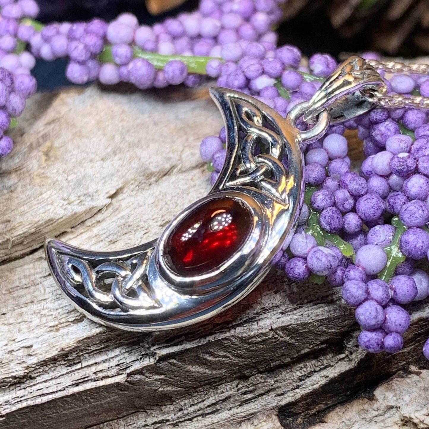 Arlynn Celtic Moon Necklace - 18 / Garnet
