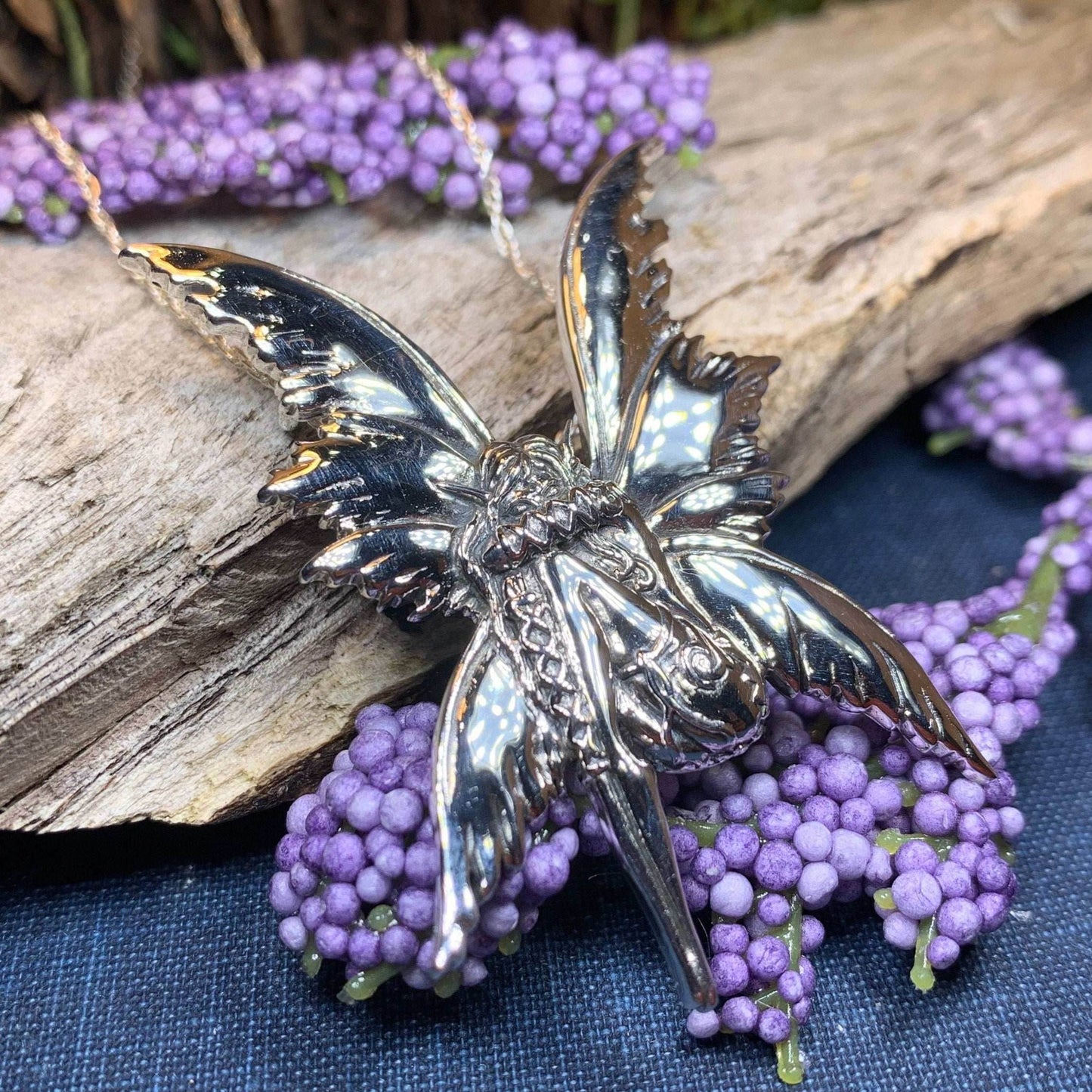 Bashful Fairy Necklace - 18