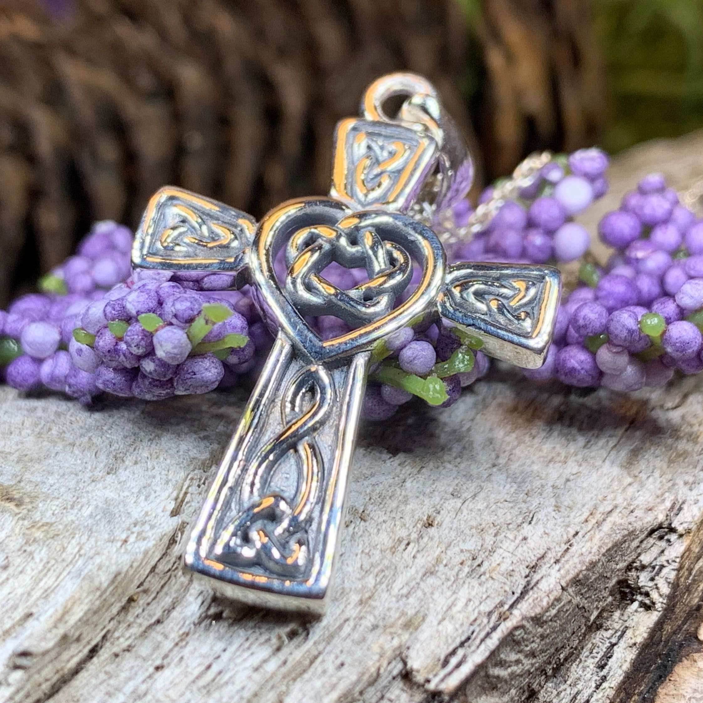 Noble Heart Celtic Cross Necklace - 18