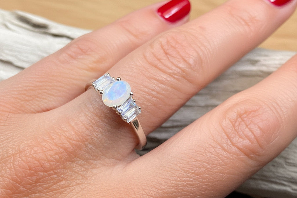 Luna Di Moonstone Ring,