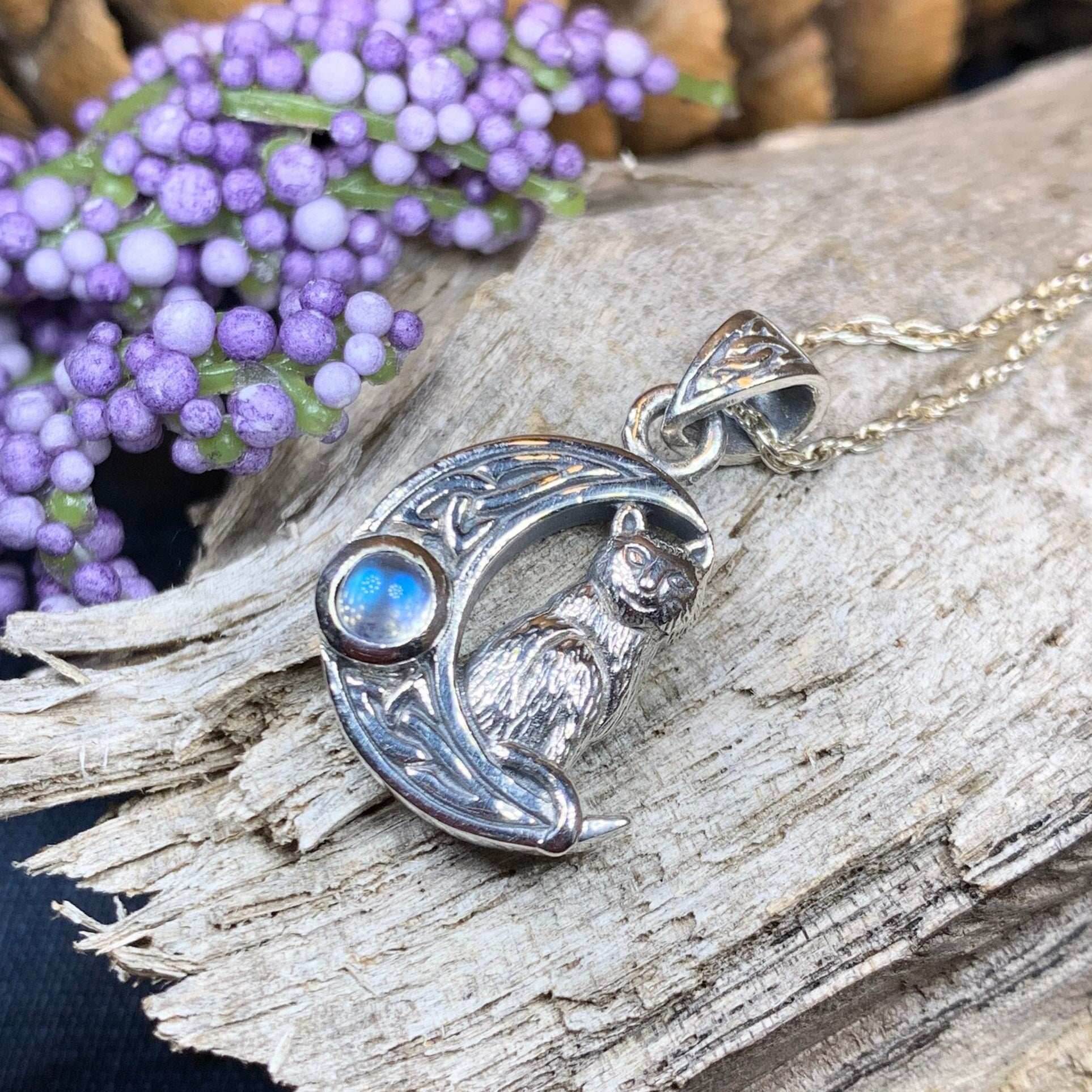Celtic Cat in the Moon Necklace - 18 / Amethyst