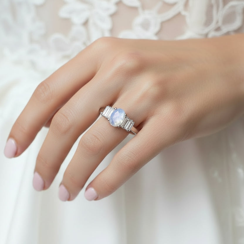 Luna Di Moonstone Ring,