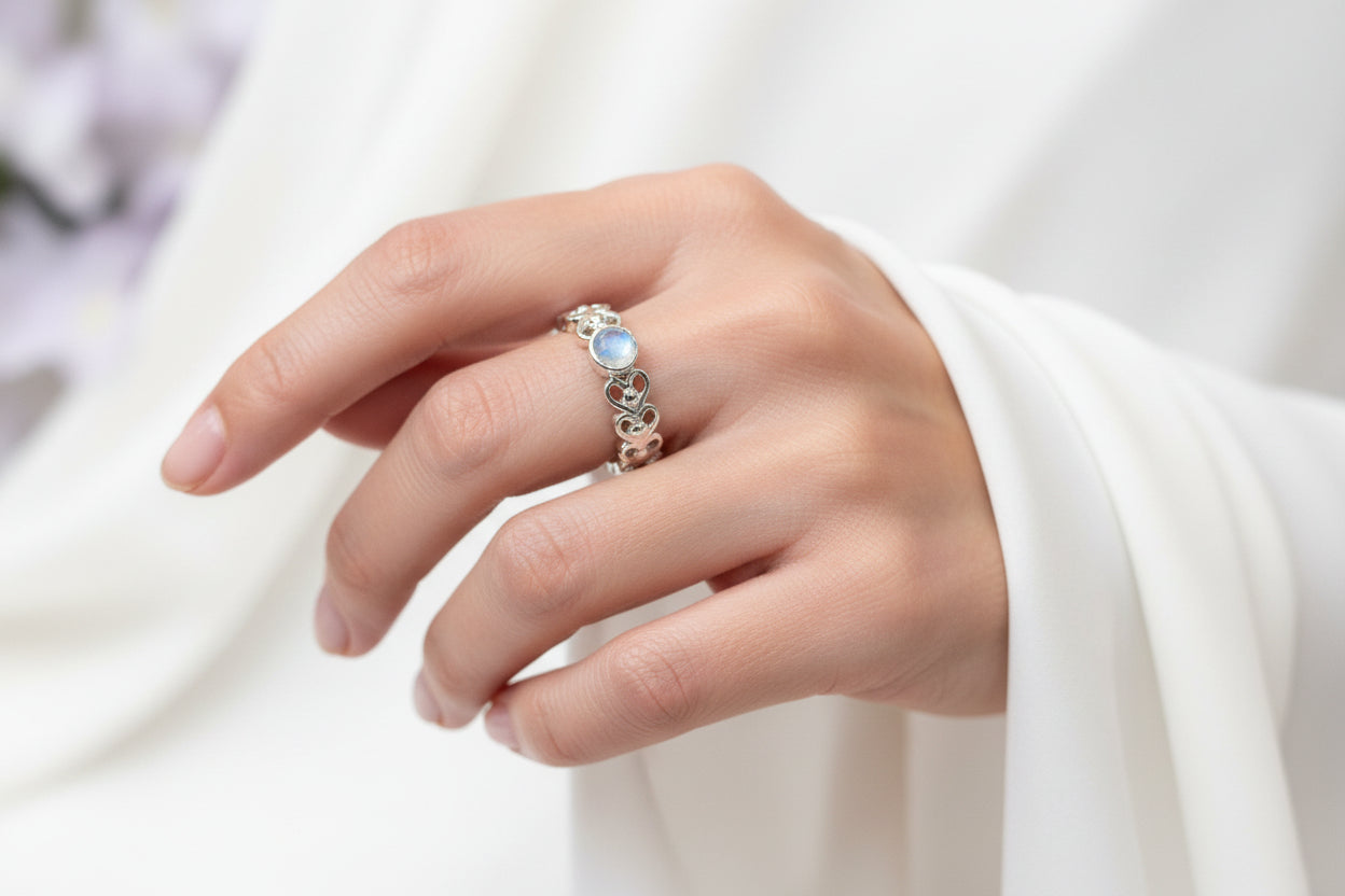 Jarida Celtic Love Knot Ring