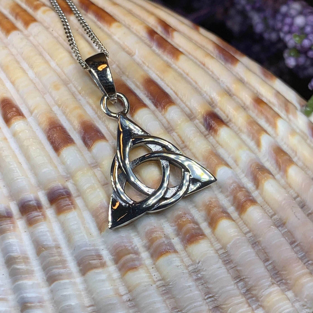 Elaine Trinity Knot Necklace - 18