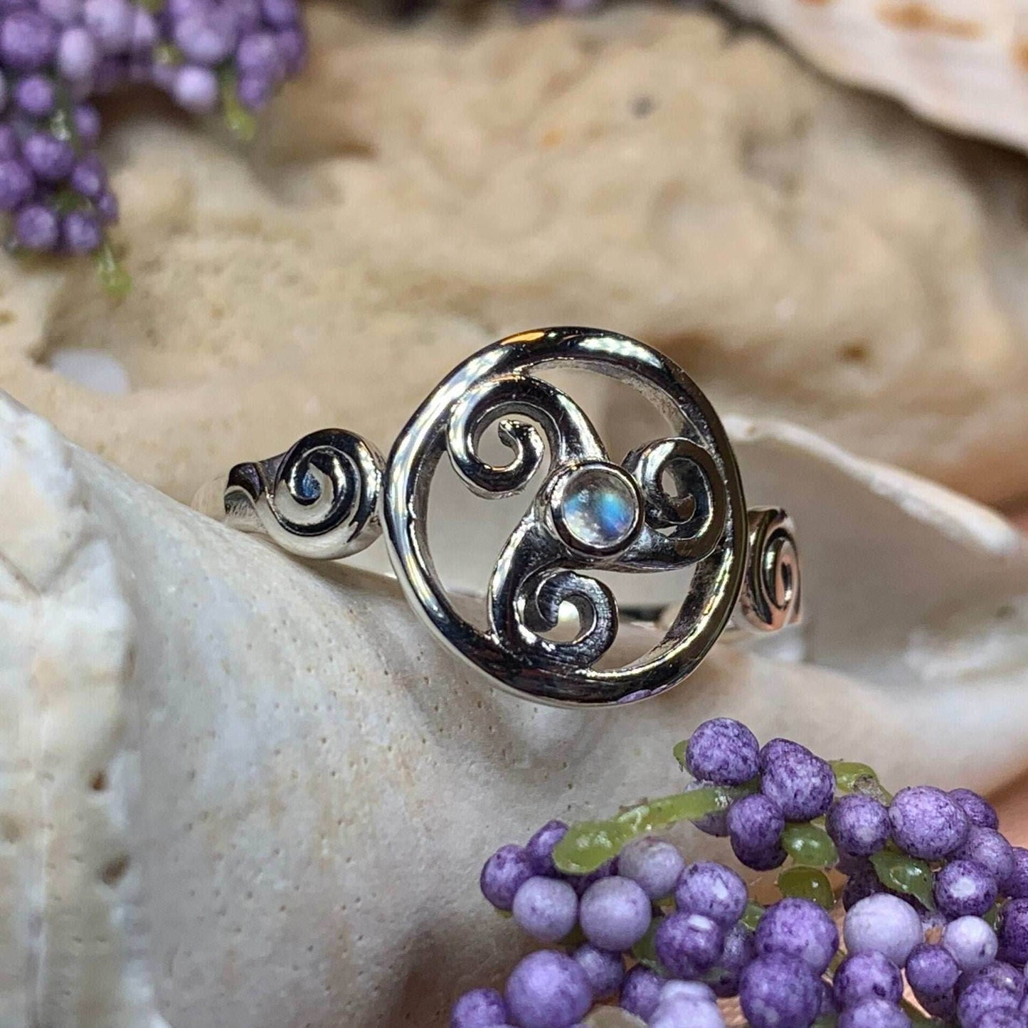 Amrita Celtic Spiral Ring - 5 / Moonstone