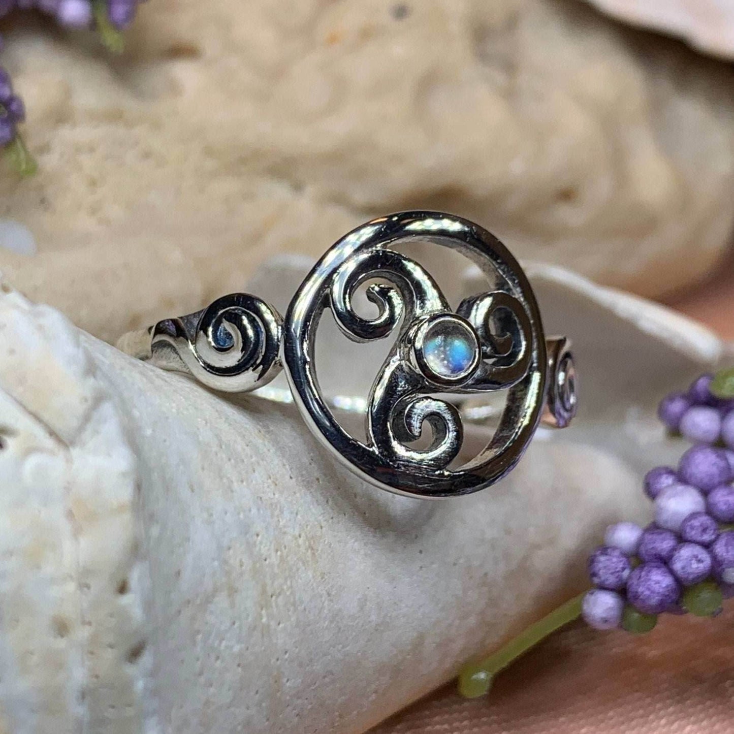 Amrita Celtic Spiral Ring - 5 / Moonstone