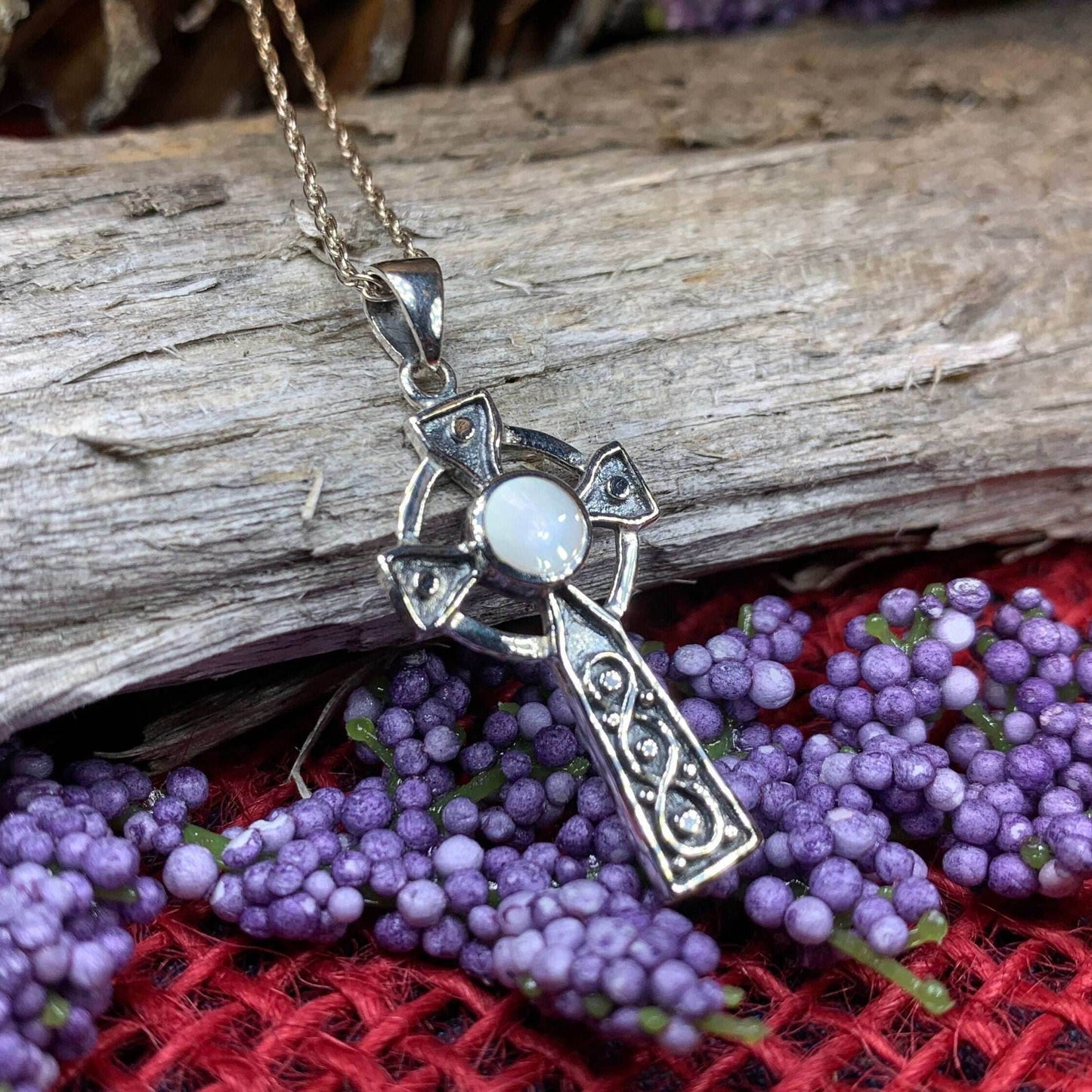 Tinturn Celtic Cross Necklace - 18