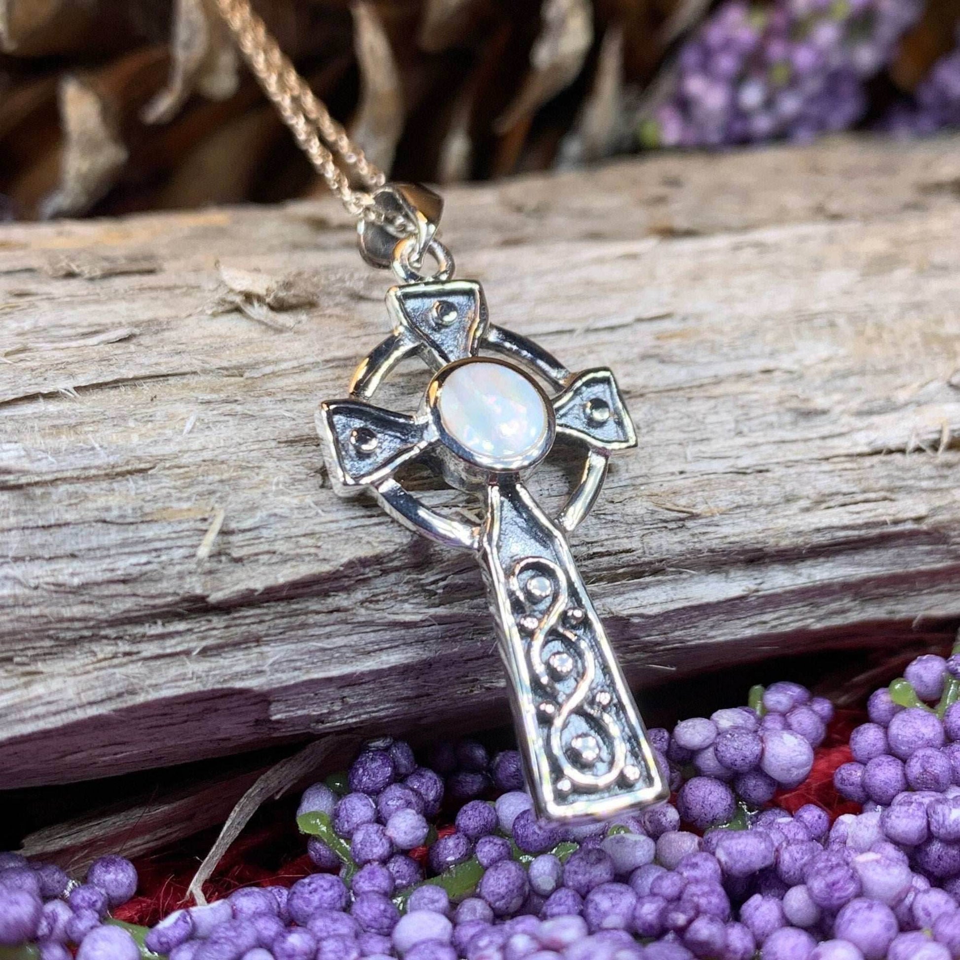 Tinturn Celtic Cross Necklace - 18